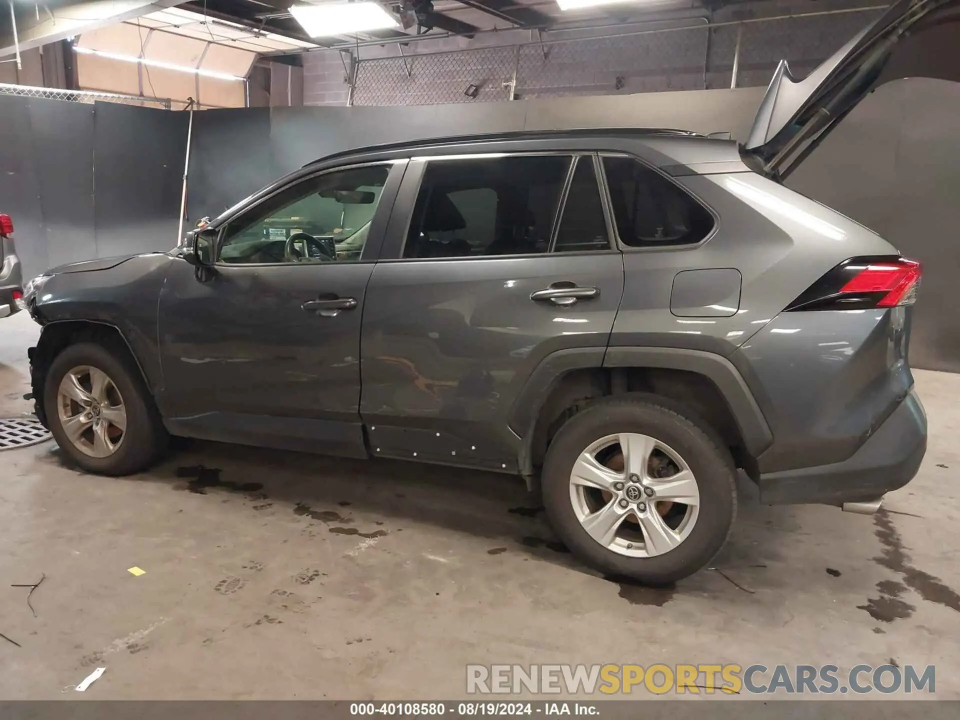 3 Photograph of a damaged car JTMP1RFV0KD013328 TOYOTA RAV4 2019