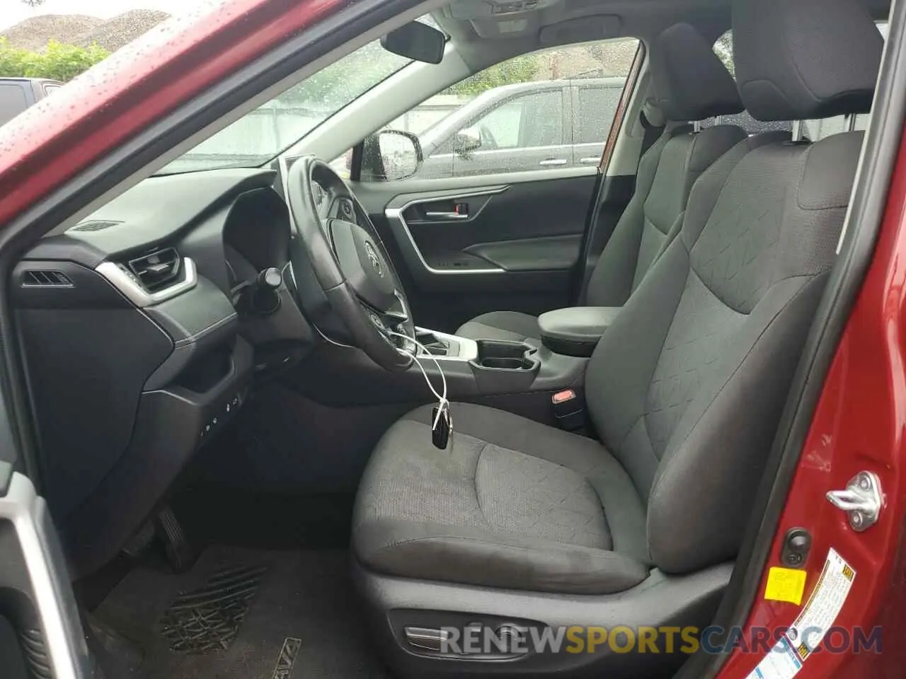 7 Photograph of a damaged car JTMP1RFV0KD021963 TOYOTA RAV4 2019