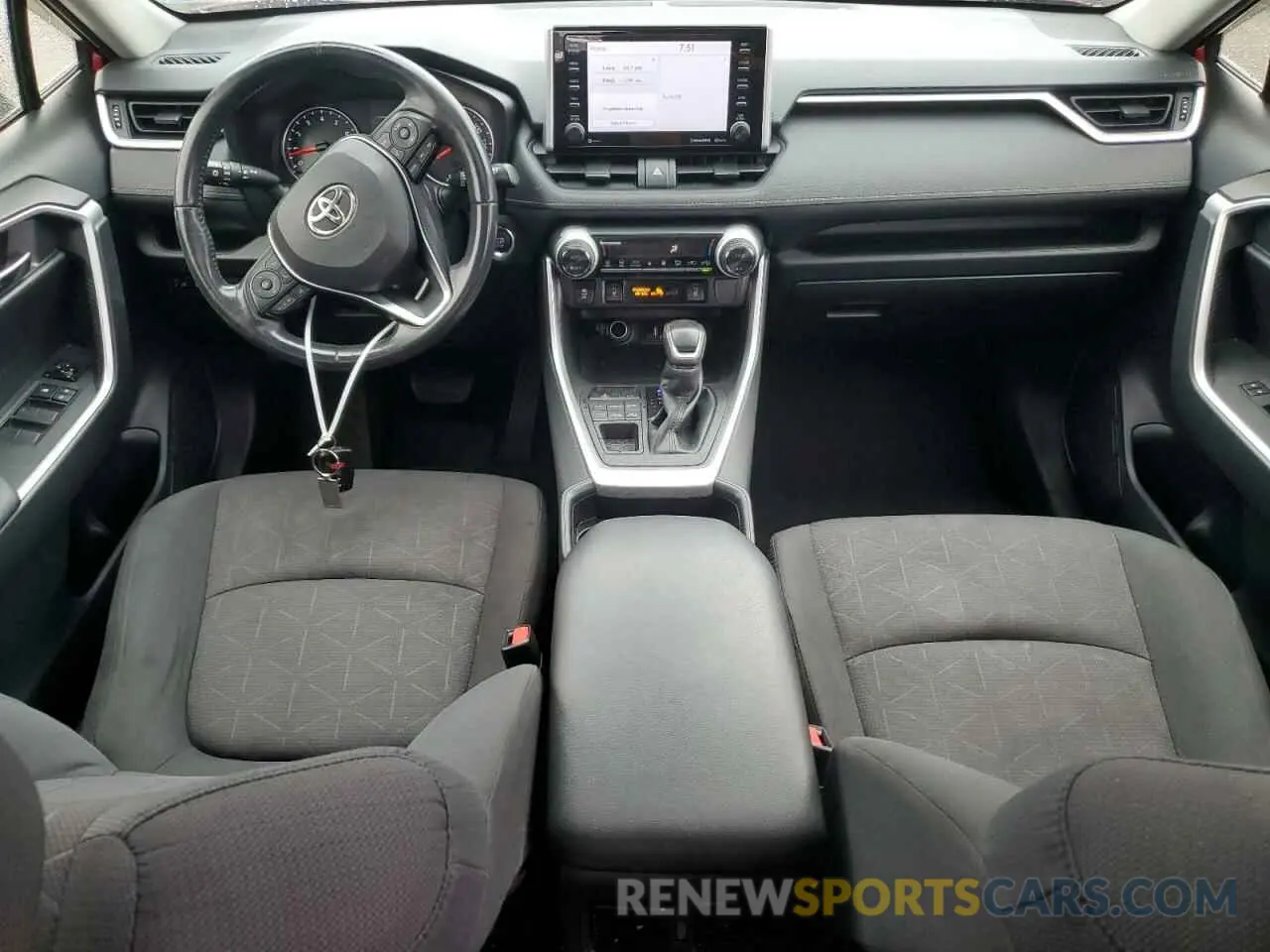 8 Photograph of a damaged car JTMP1RFV0KD021963 TOYOTA RAV4 2019