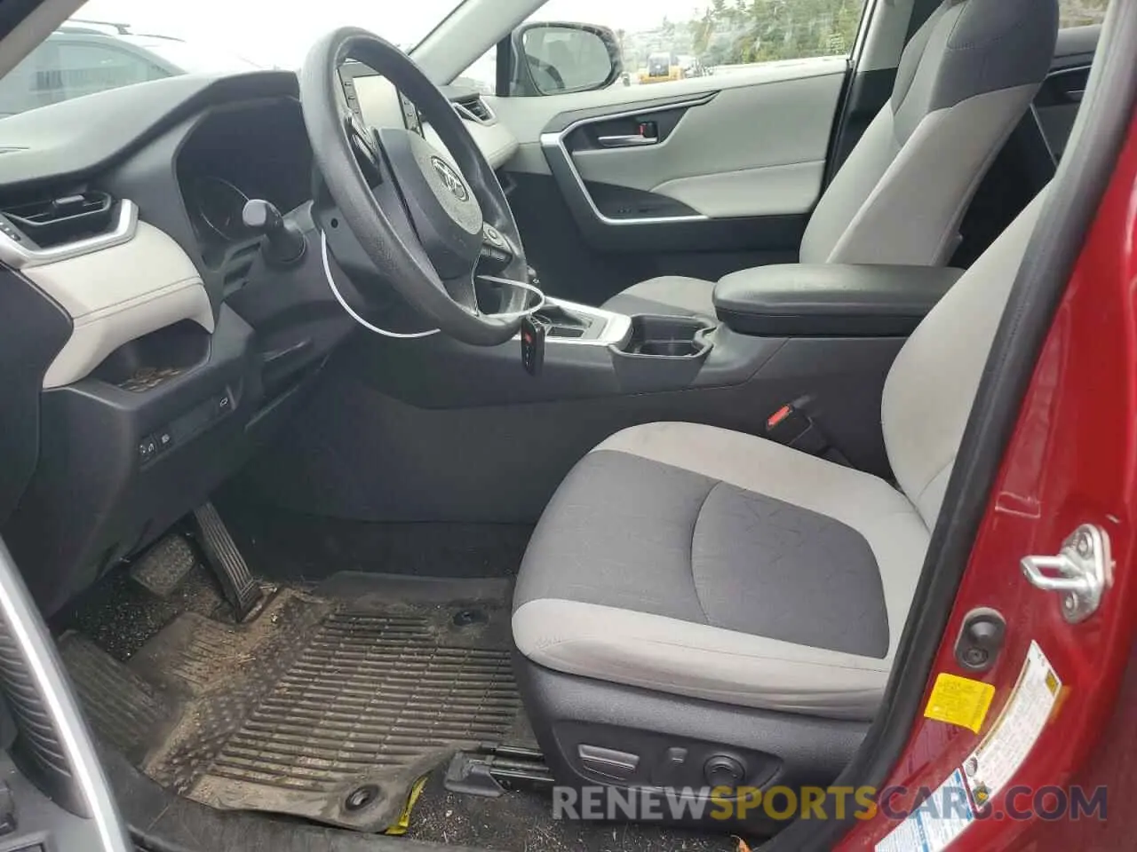7 Photograph of a damaged car JTMP1RFV0KD026581 TOYOTA RAV4 2019