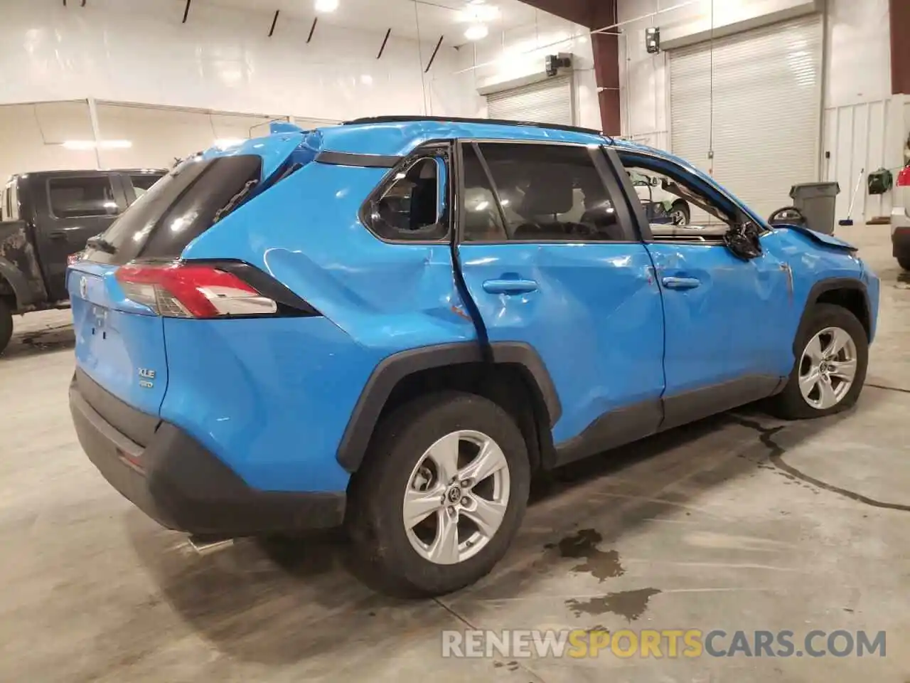 3 Photograph of a damaged car JTMP1RFV0KD027567 TOYOTA RAV4 2019