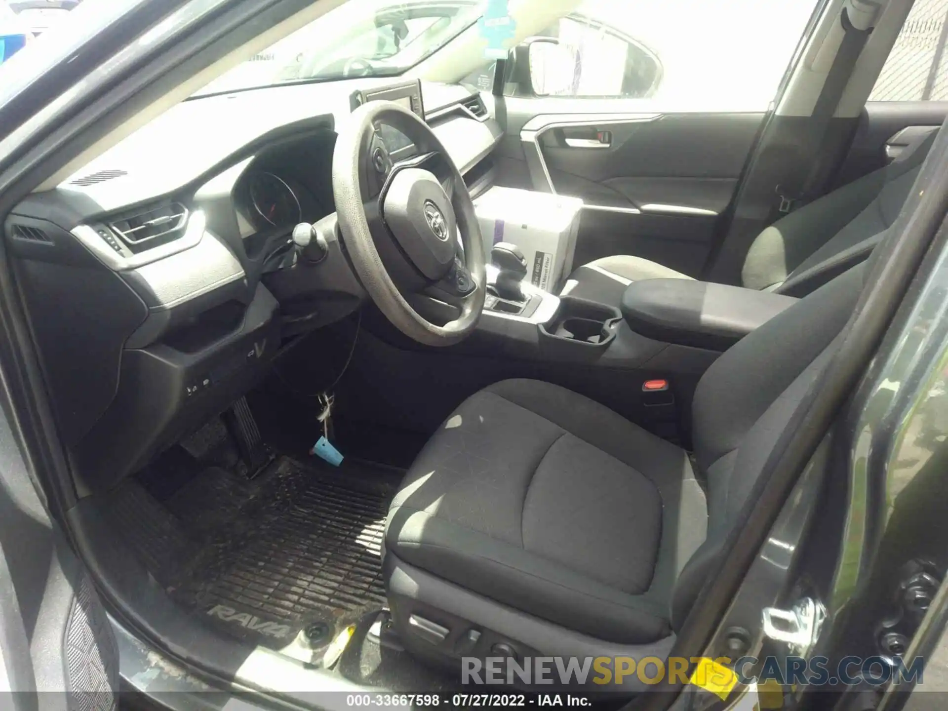 5 Photograph of a damaged car JTMP1RFV0KD028993 TOYOTA RAV4 2019