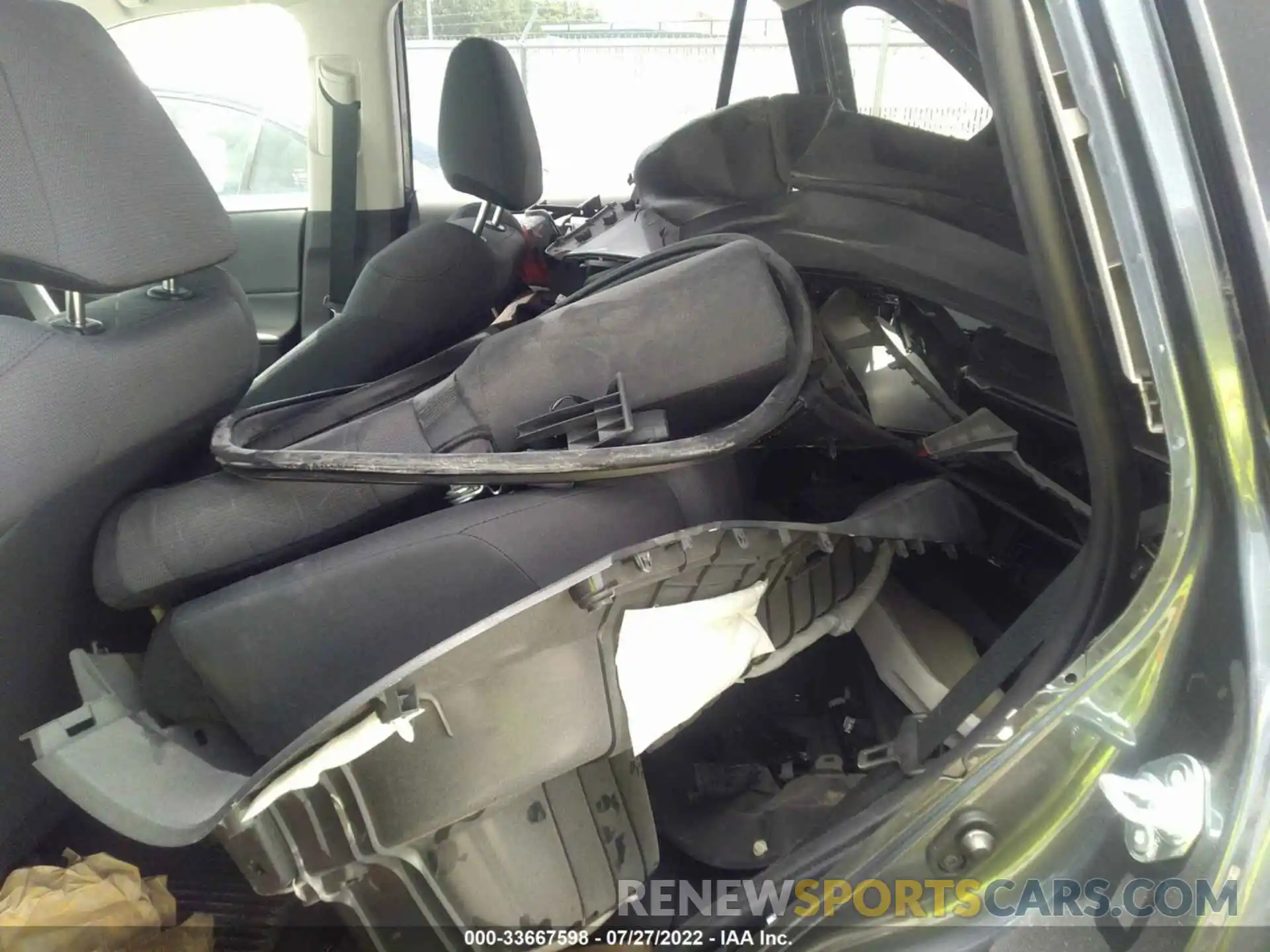 8 Photograph of a damaged car JTMP1RFV0KD028993 TOYOTA RAV4 2019