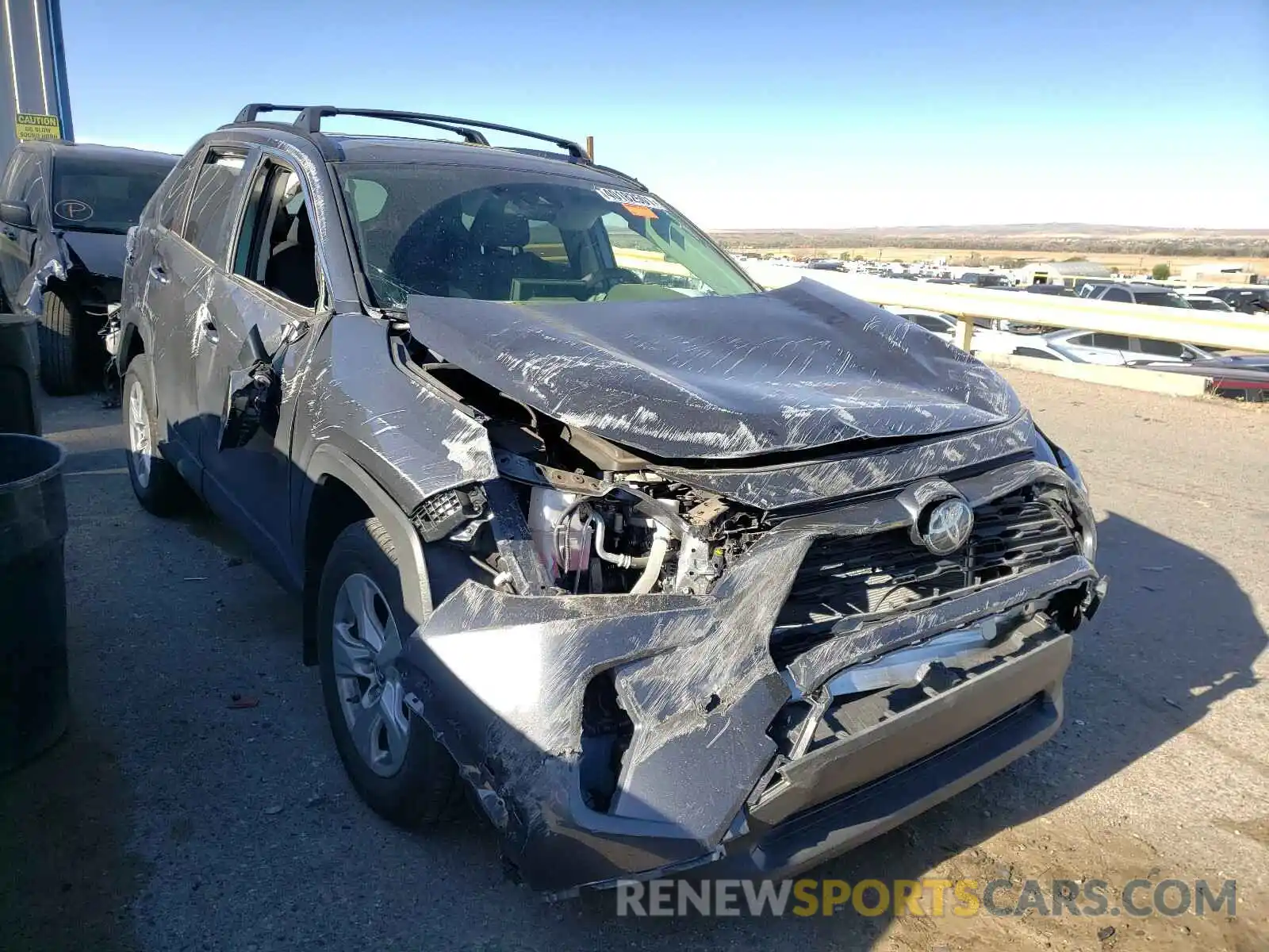 1 Photograph of a damaged car JTMP1RFV0KD029772 TOYOTA RAV4 2019