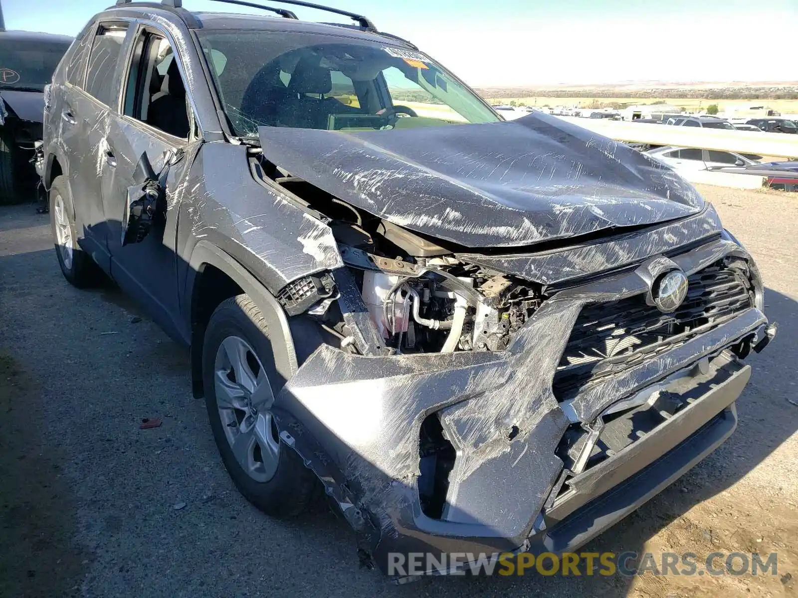 9 Photograph of a damaged car JTMP1RFV0KD029772 TOYOTA RAV4 2019