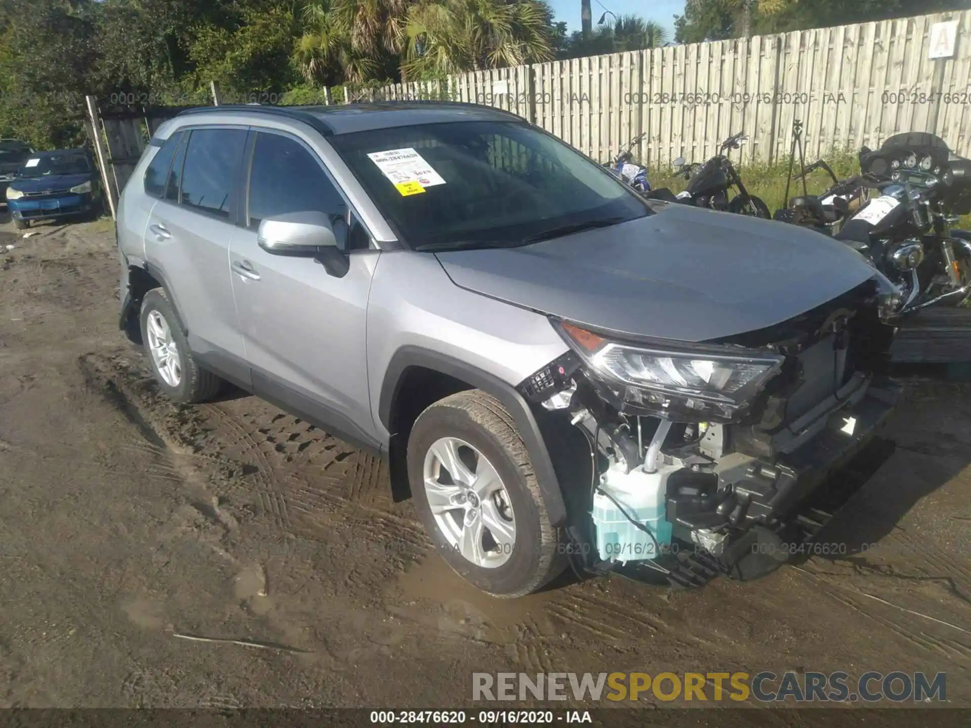 1 Photograph of a damaged car JTMP1RFV0KD033014 TOYOTA RAV4 2019