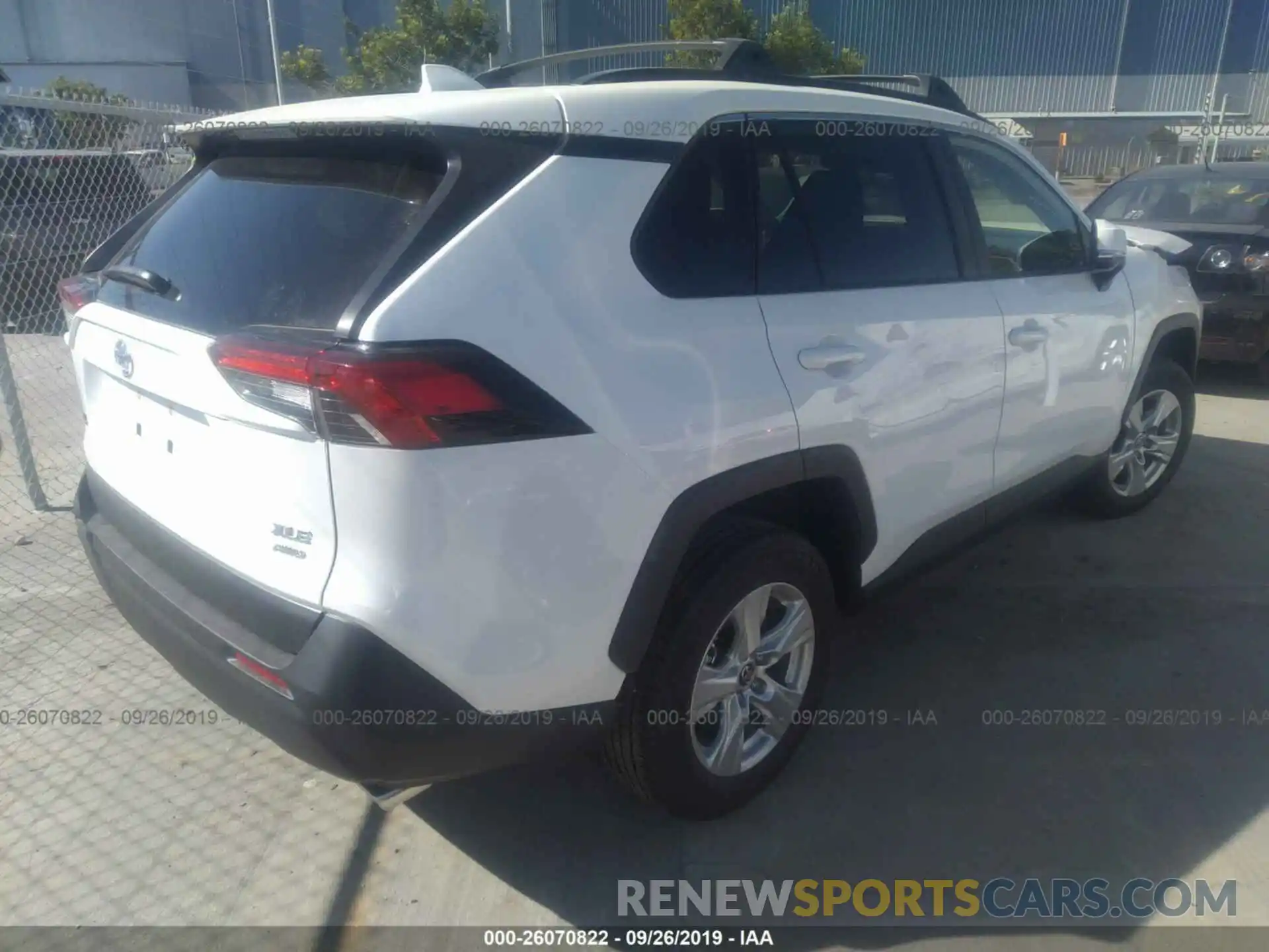 4 Photograph of a damaged car JTMP1RFV0KD034762 TOYOTA RAV4 2019