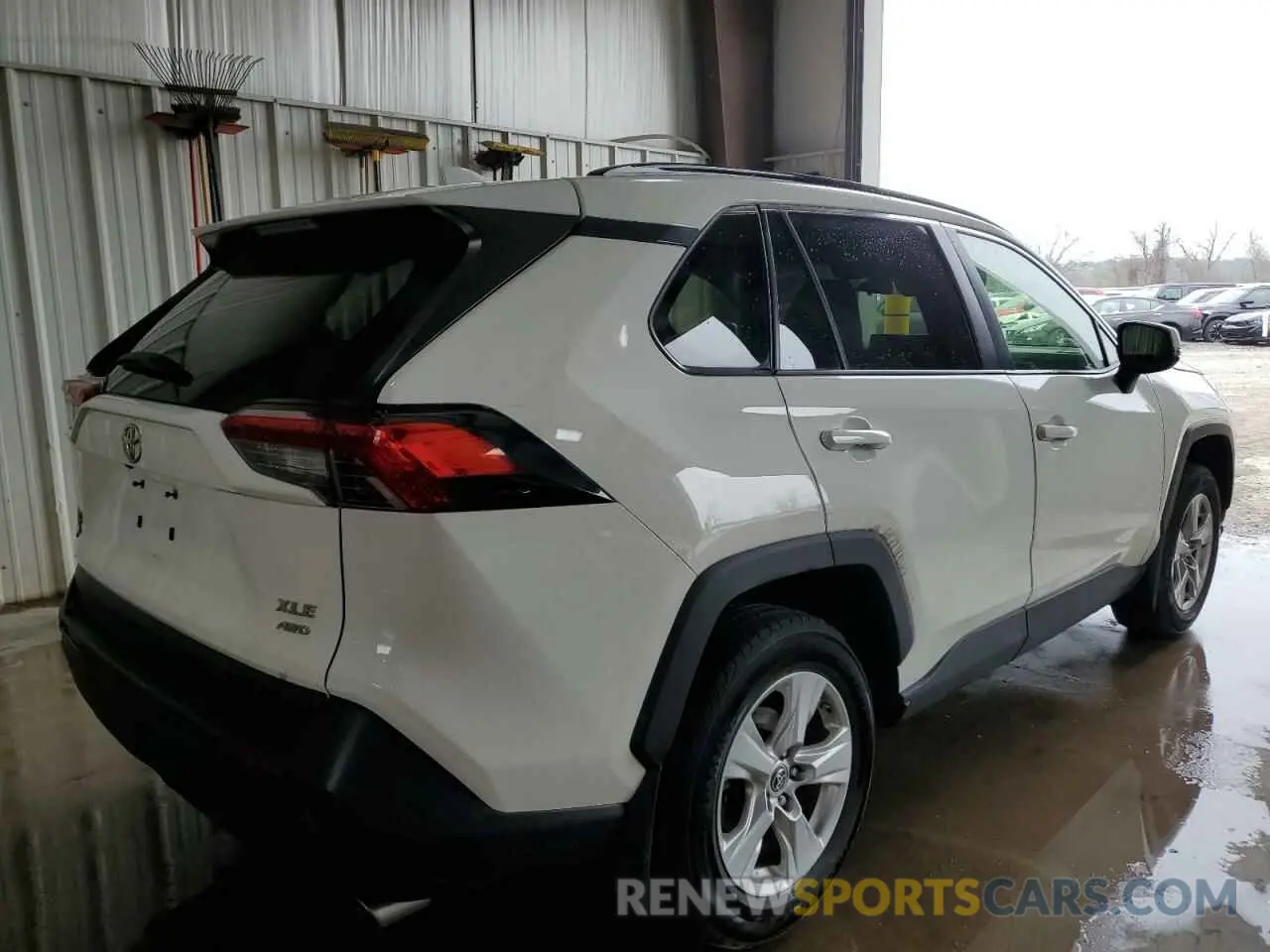 3 Photograph of a damaged car JTMP1RFV0KD037872 TOYOTA RAV4 2019