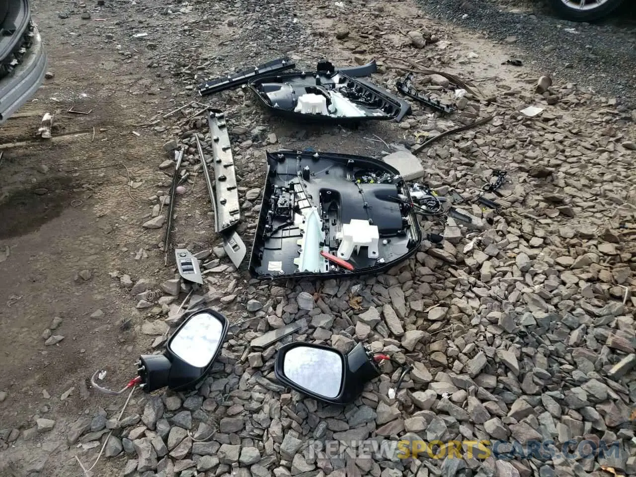 13 Photograph of a damaged car JTMP1RFV0KD039525 TOYOTA RAV4 2019