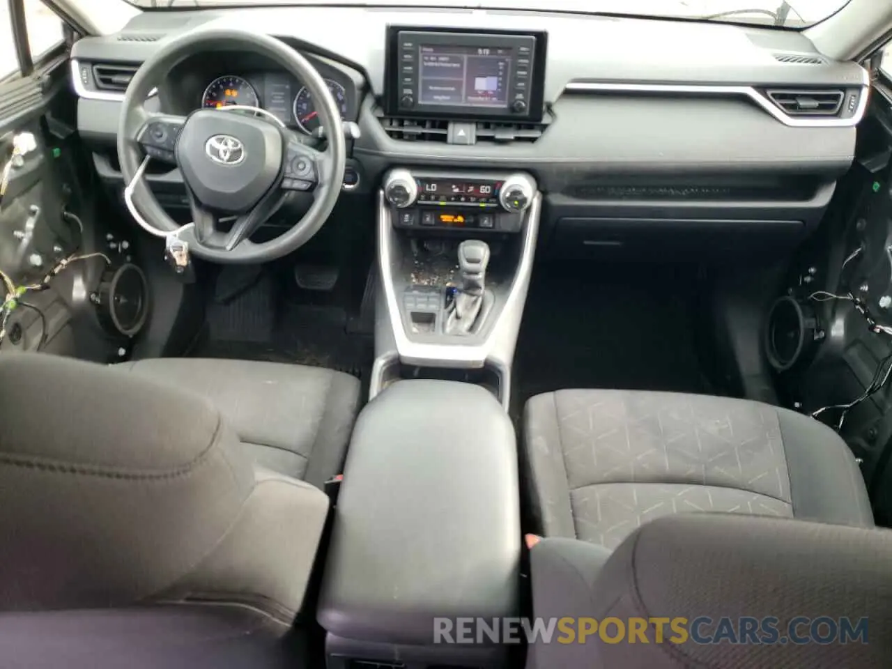8 Photograph of a damaged car JTMP1RFV0KD039525 TOYOTA RAV4 2019