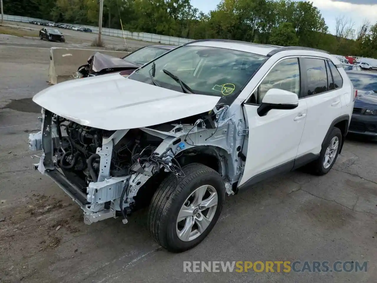 2 Photograph of a damaged car JTMP1RFV0KD040349 TOYOTA RAV4 2019