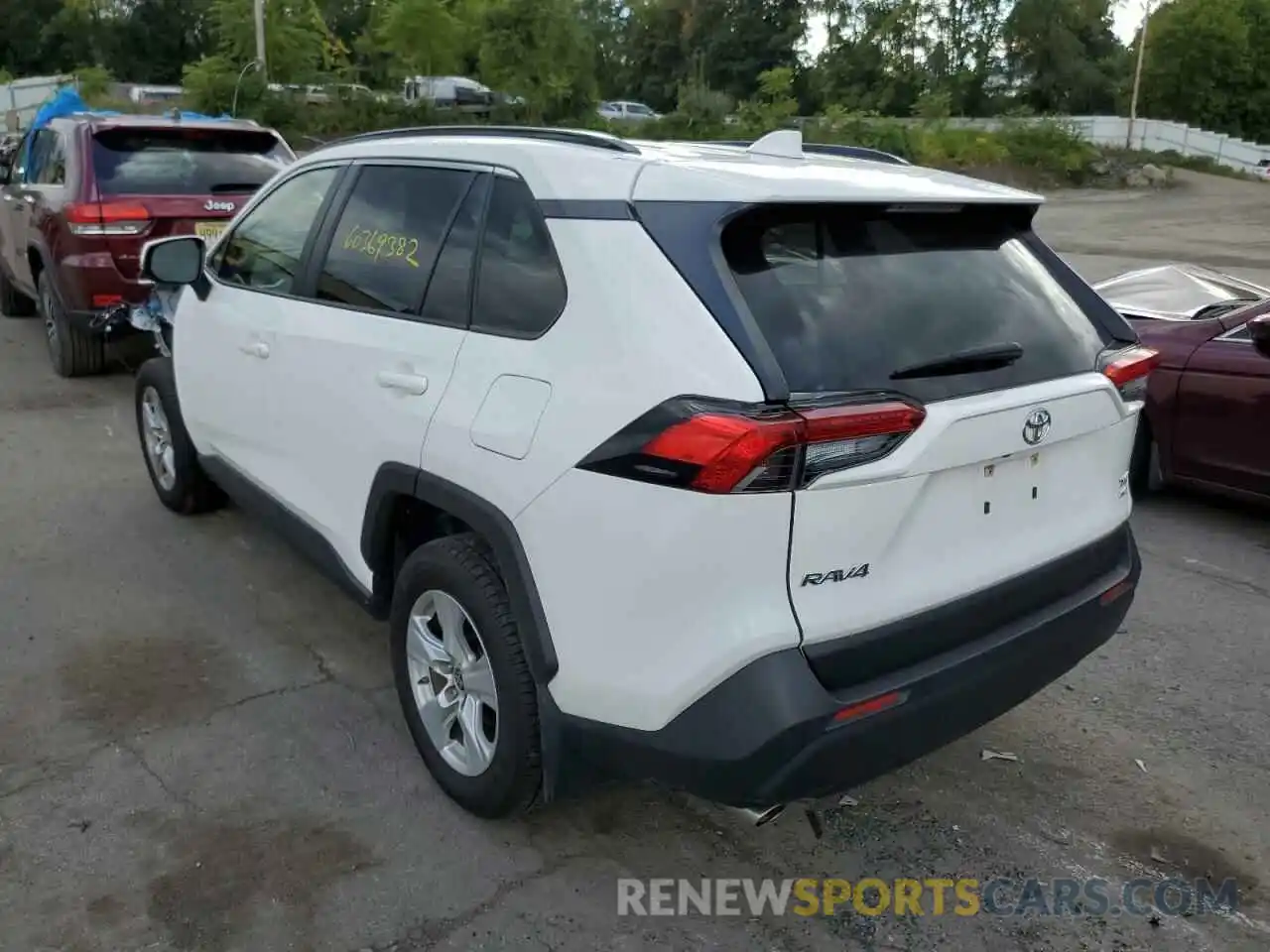 3 Photograph of a damaged car JTMP1RFV0KD040349 TOYOTA RAV4 2019