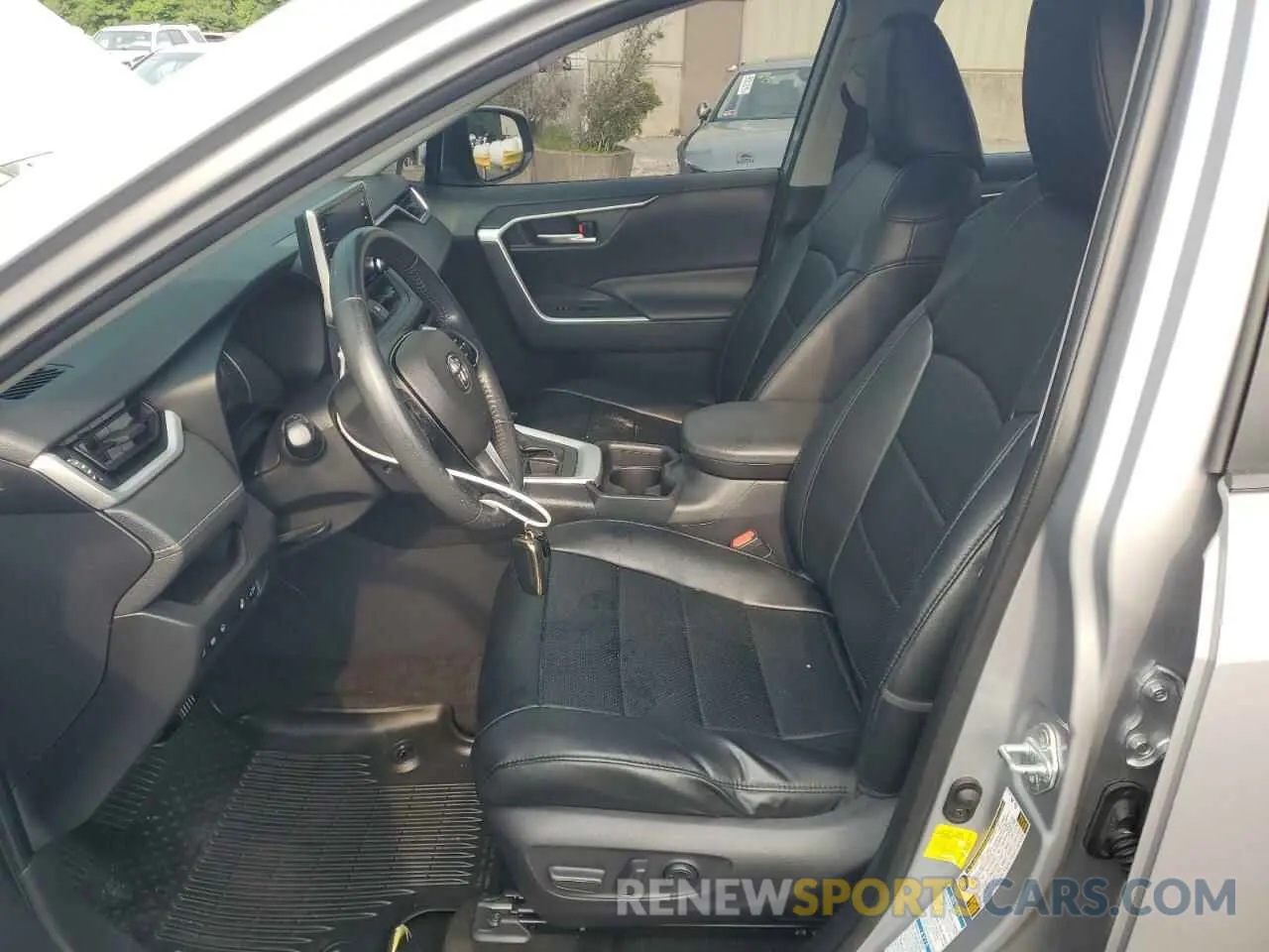 7 Photograph of a damaged car JTMP1RFV0KD500349 TOYOTA RAV4 2019