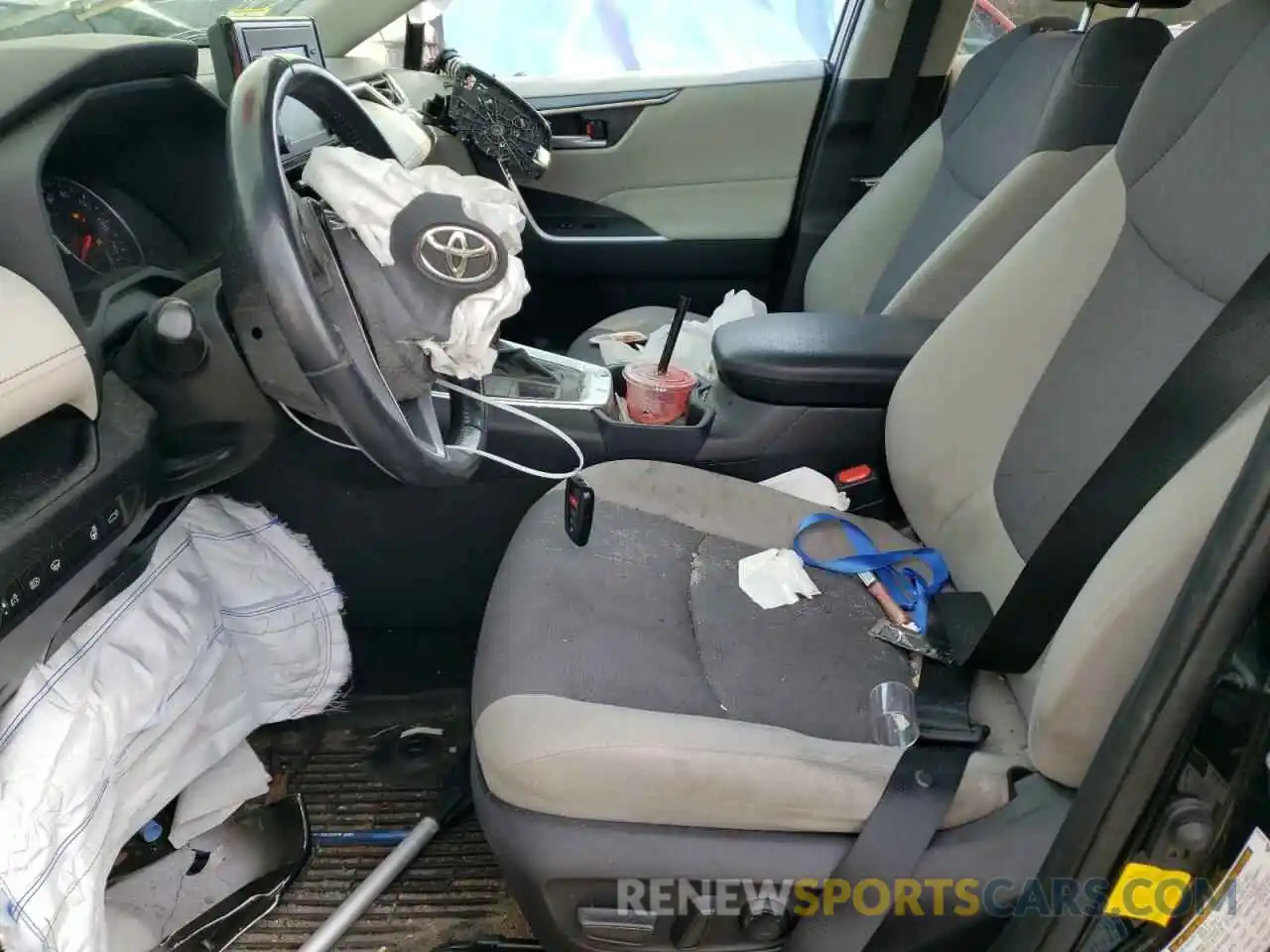 7 Photograph of a damaged car JTMP1RFV0KD500769 TOYOTA RAV4 2019