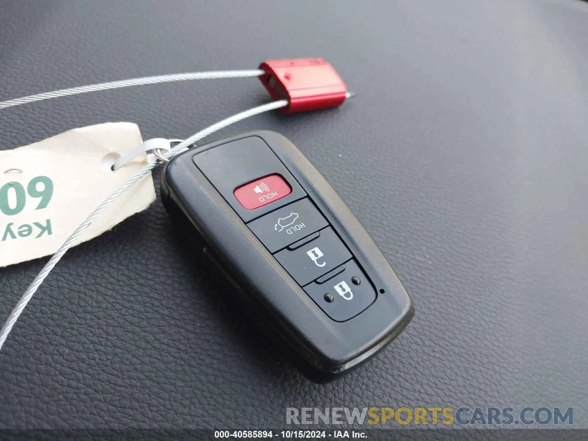 11 Photograph of a damaged car JTMP1RFV0KD504966 TOYOTA RAV4 2019