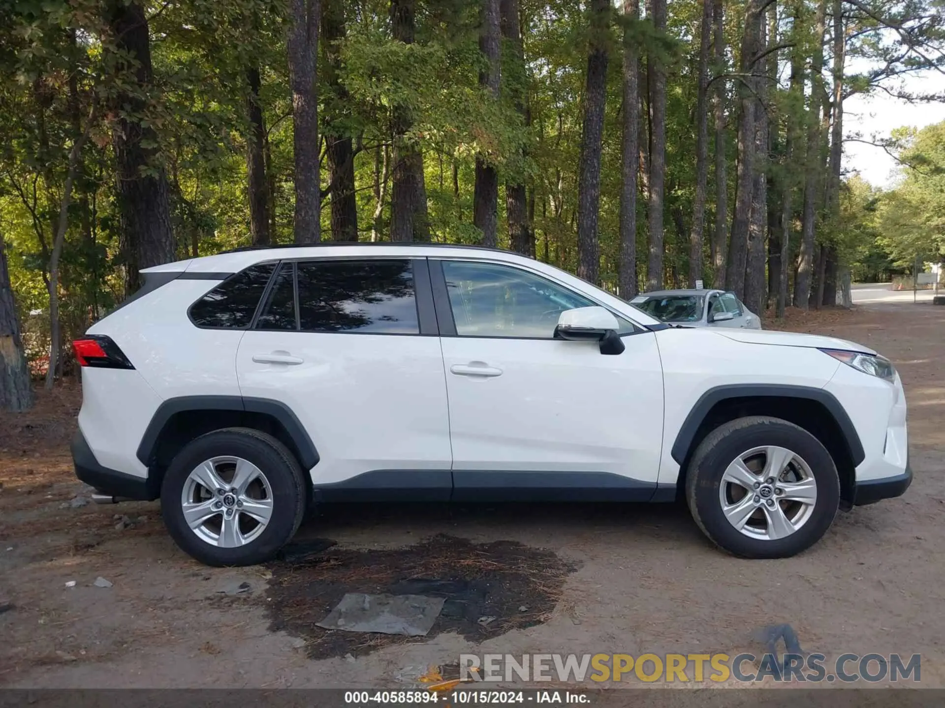 13 Photograph of a damaged car JTMP1RFV0KD504966 TOYOTA RAV4 2019