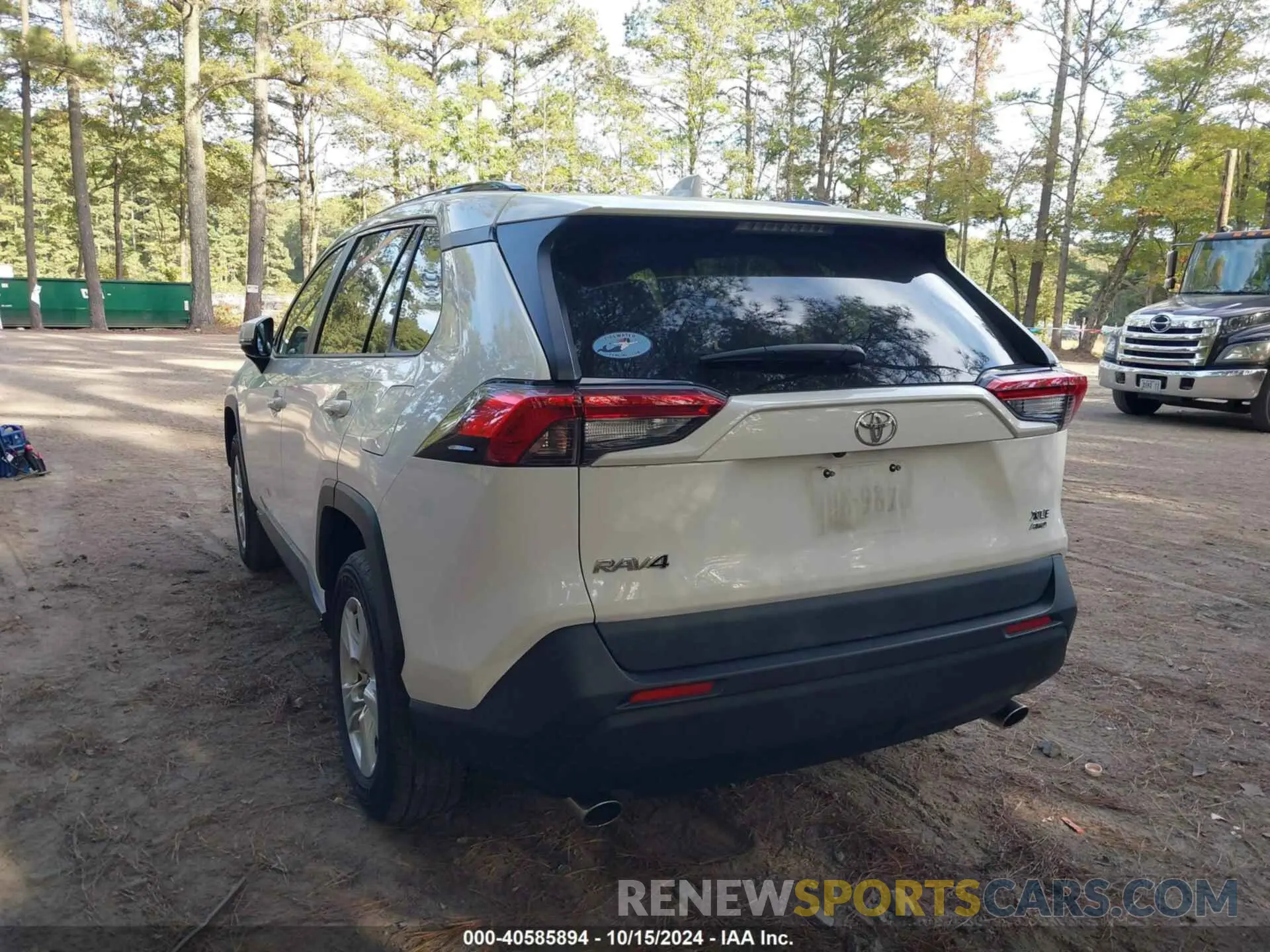 3 Photograph of a damaged car JTMP1RFV0KD504966 TOYOTA RAV4 2019