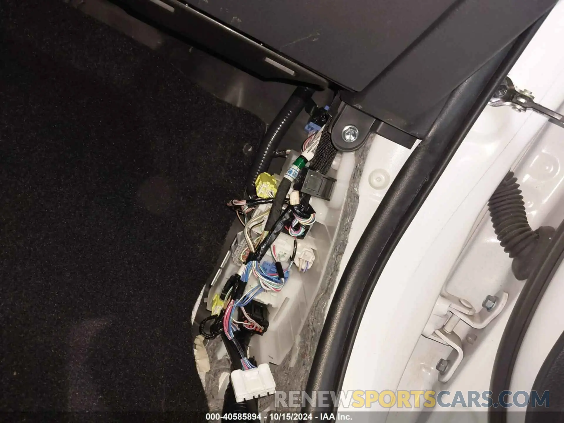 6 Photograph of a damaged car JTMP1RFV0KD504966 TOYOTA RAV4 2019