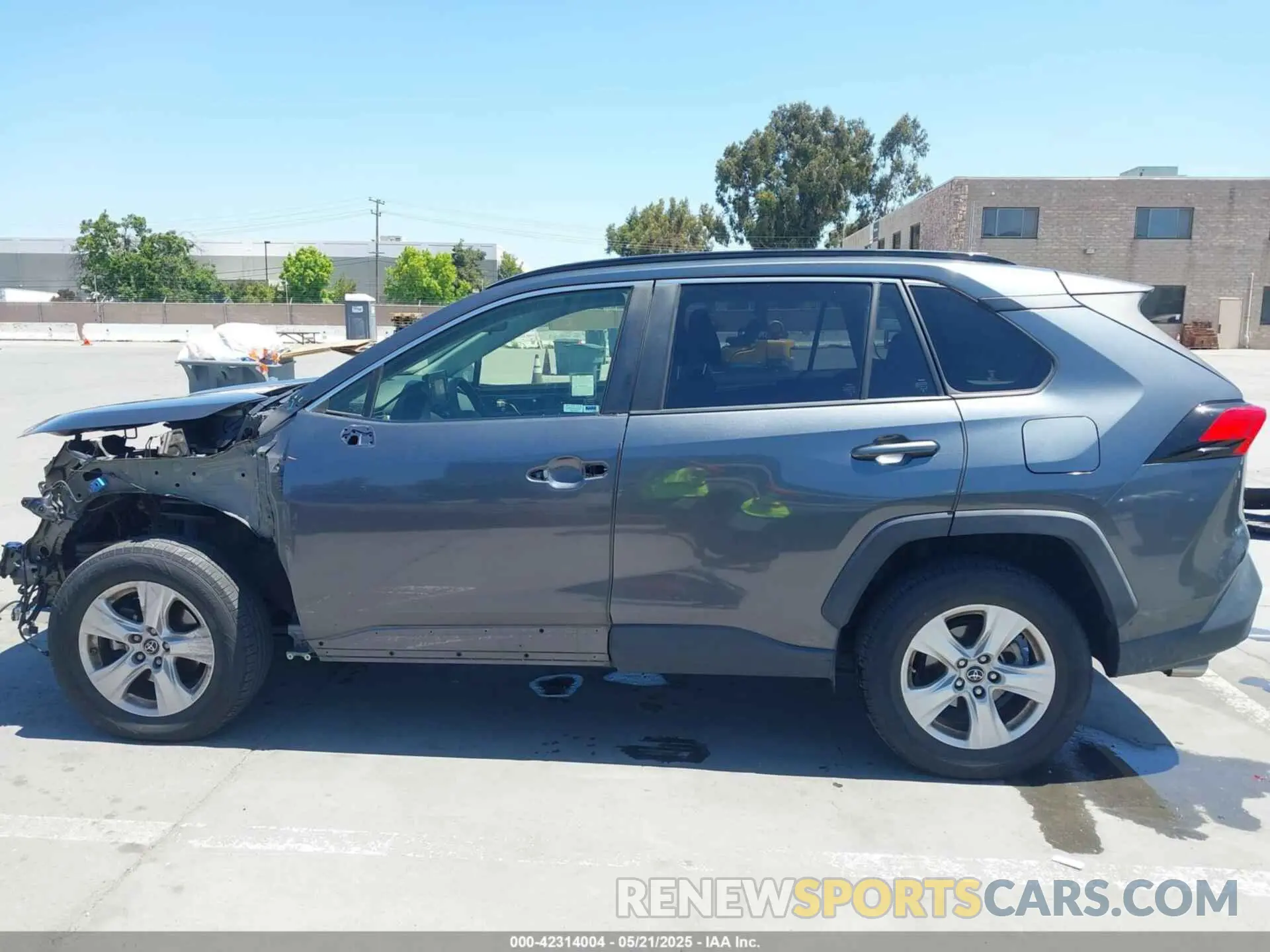 15 Photograph of a damaged car JTMP1RFV0KD510962 TOYOTA RAV4 2019