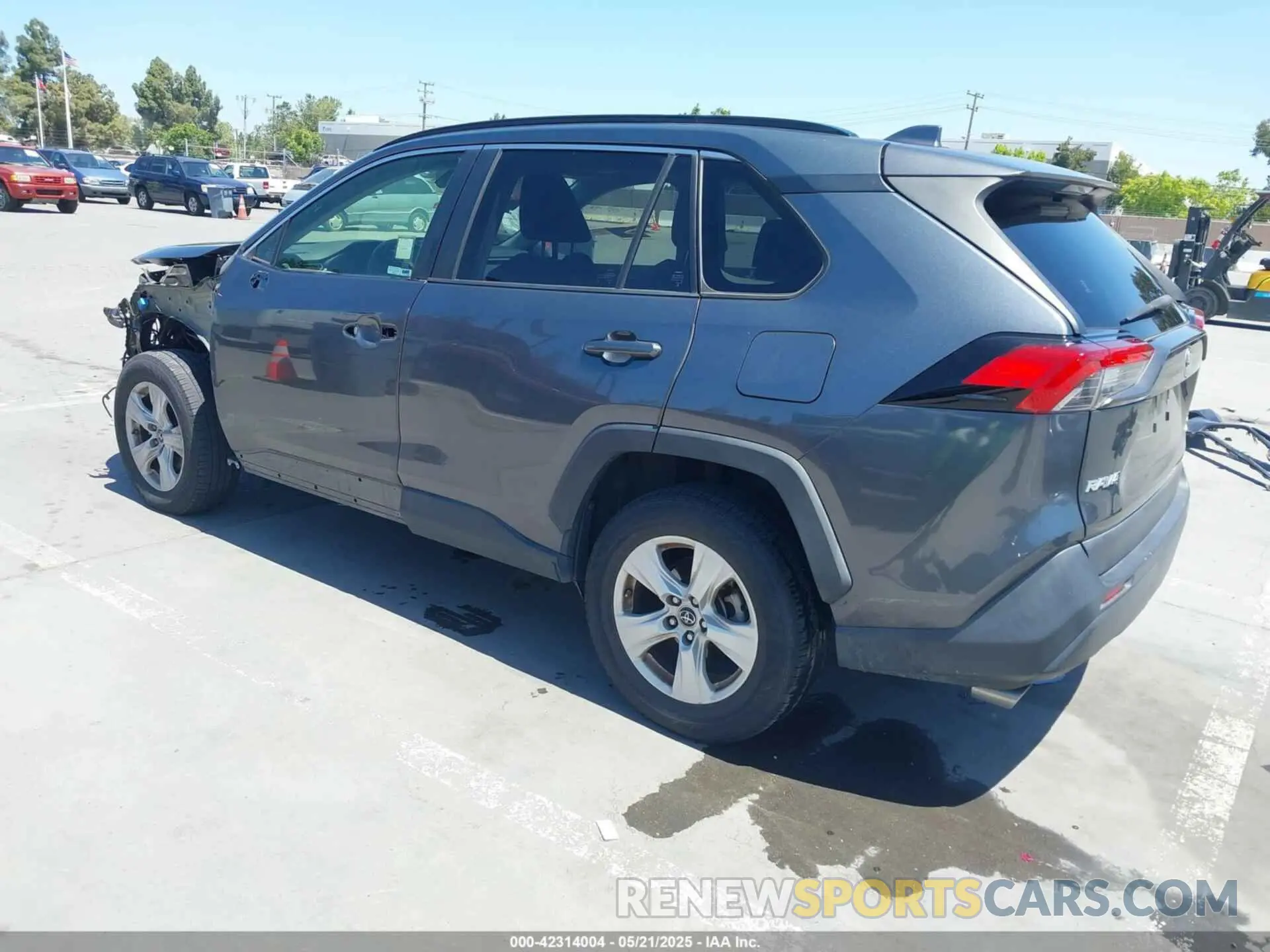 3 Photograph of a damaged car JTMP1RFV0KD510962 TOYOTA RAV4 2019