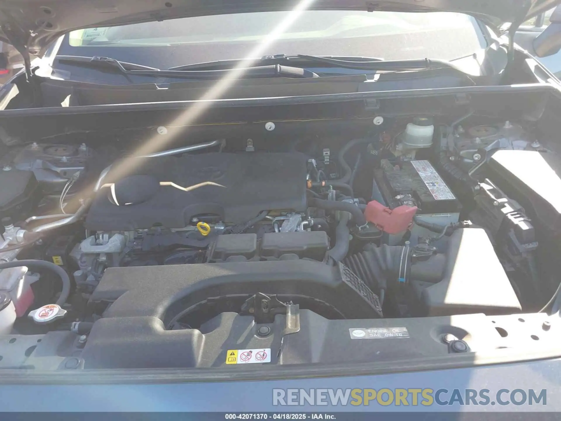 10 Photograph of a damaged car JTMP1RFV0KD524246 TOYOTA RAV4 2019