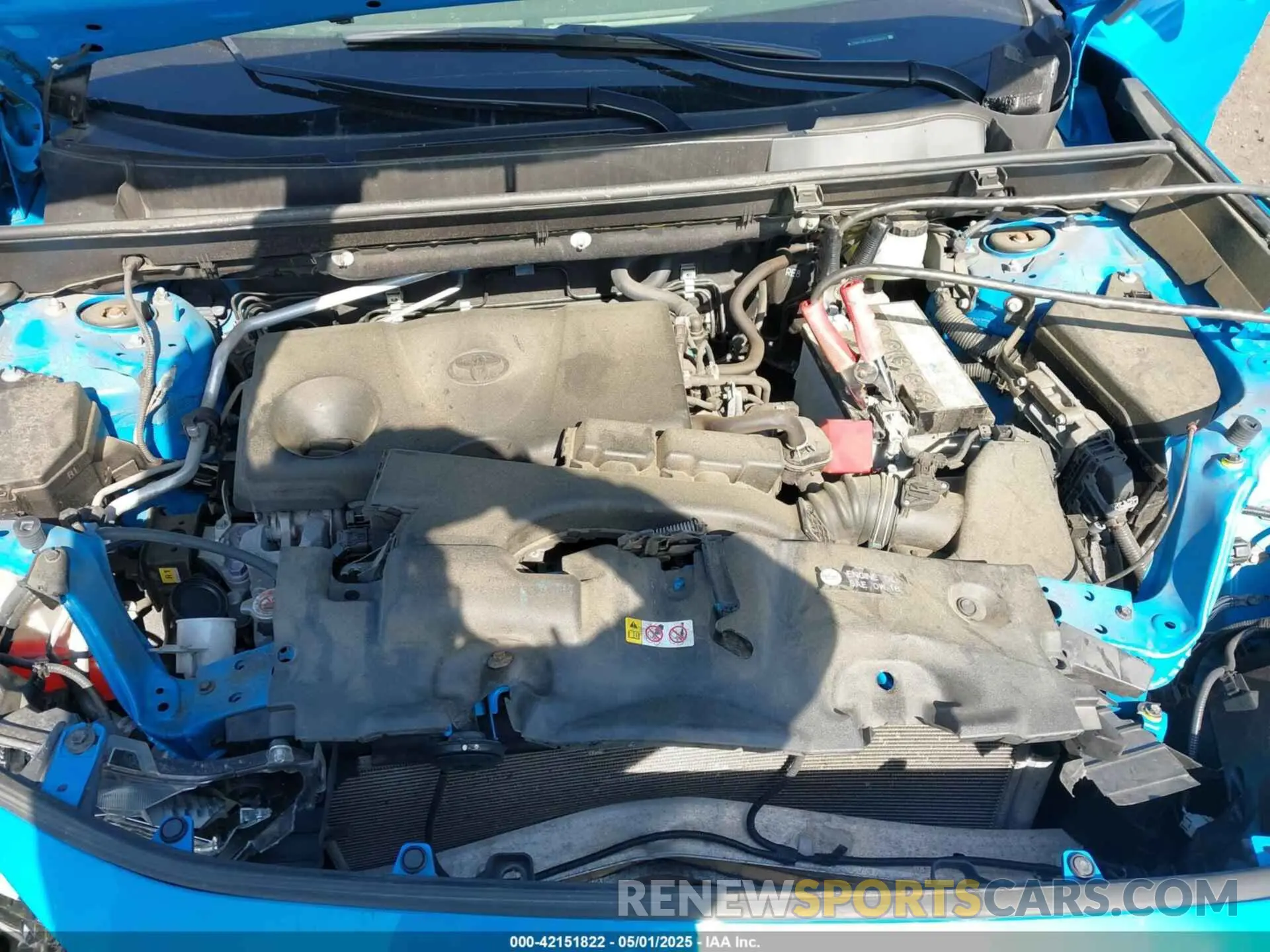 10 Photograph of a damaged car JTMP1RFV0KJ004470 TOYOTA RAV4 2019