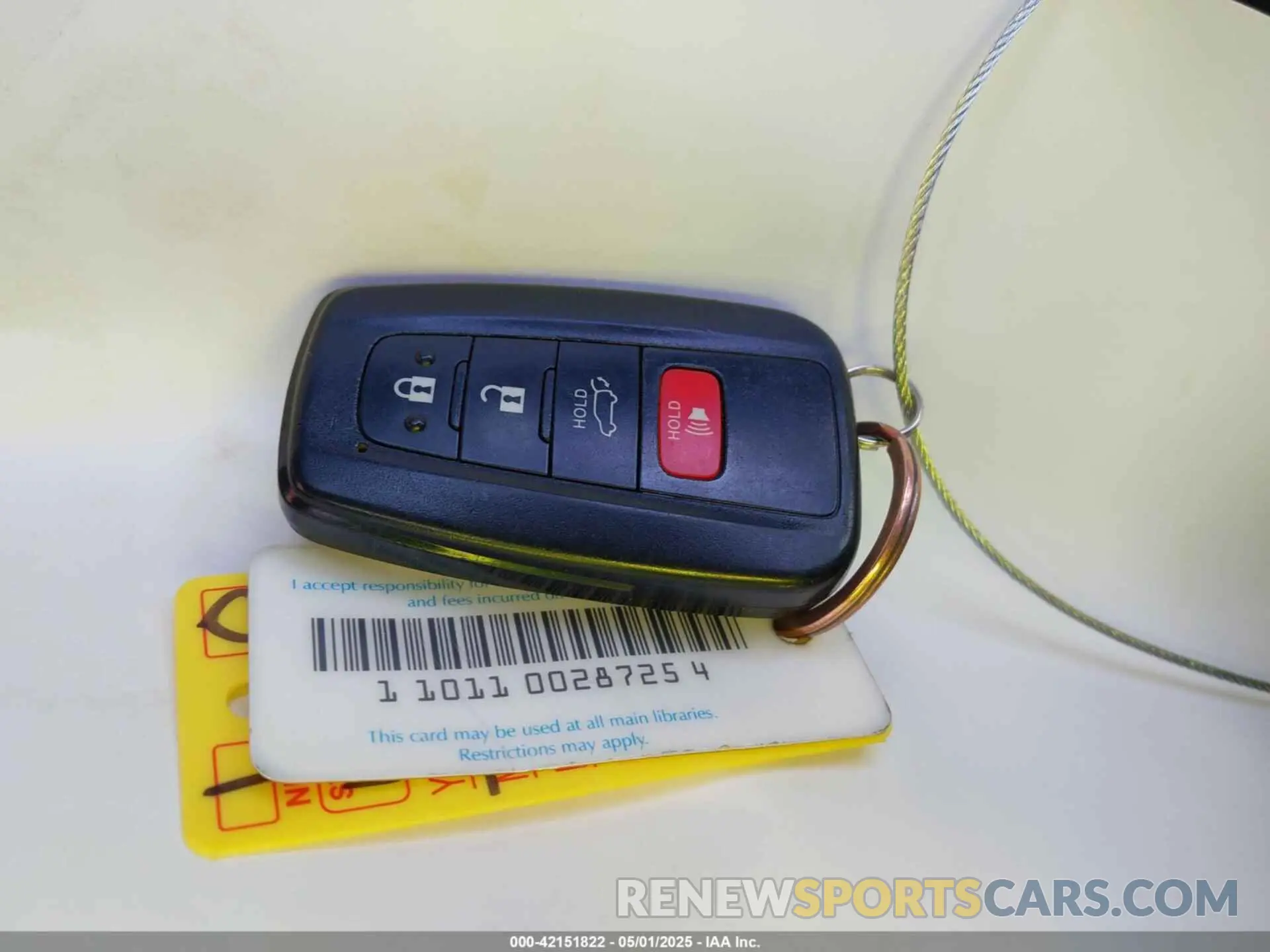 11 Photograph of a damaged car JTMP1RFV0KJ004470 TOYOTA RAV4 2019