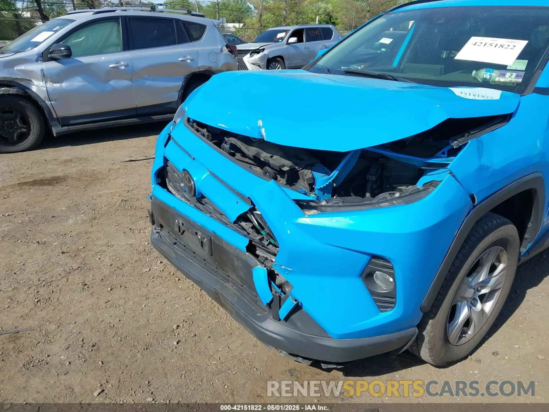 6 Photograph of a damaged car JTMP1RFV0KJ004470 TOYOTA RAV4 2019