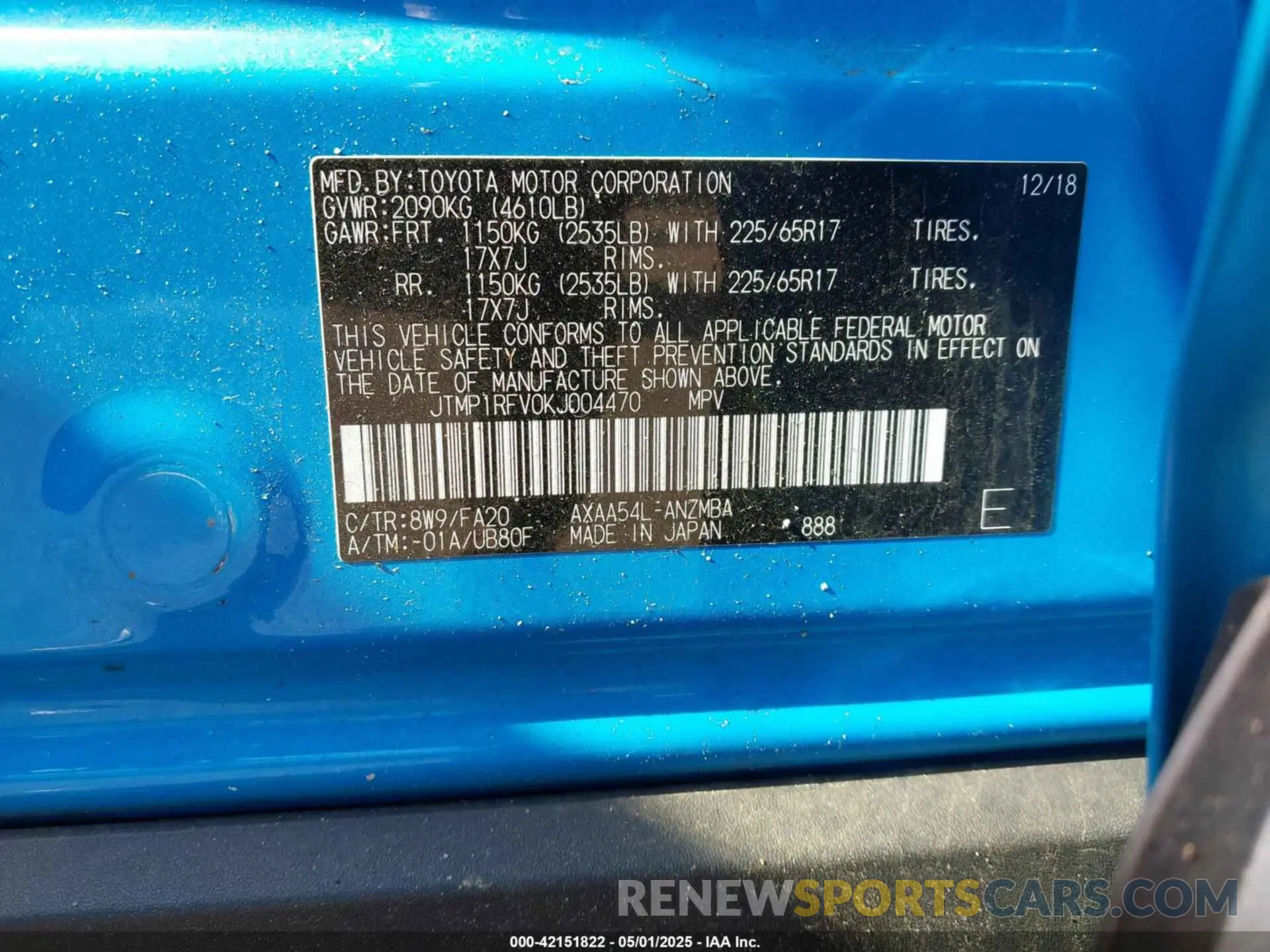 9 Photograph of a damaged car JTMP1RFV0KJ004470 TOYOTA RAV4 2019