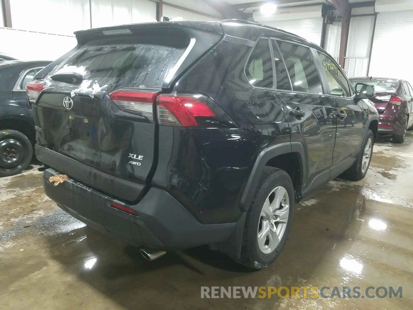 4 Photograph of a damaged car JTMP1RFV0KJ010091 TOYOTA RAV4 2019