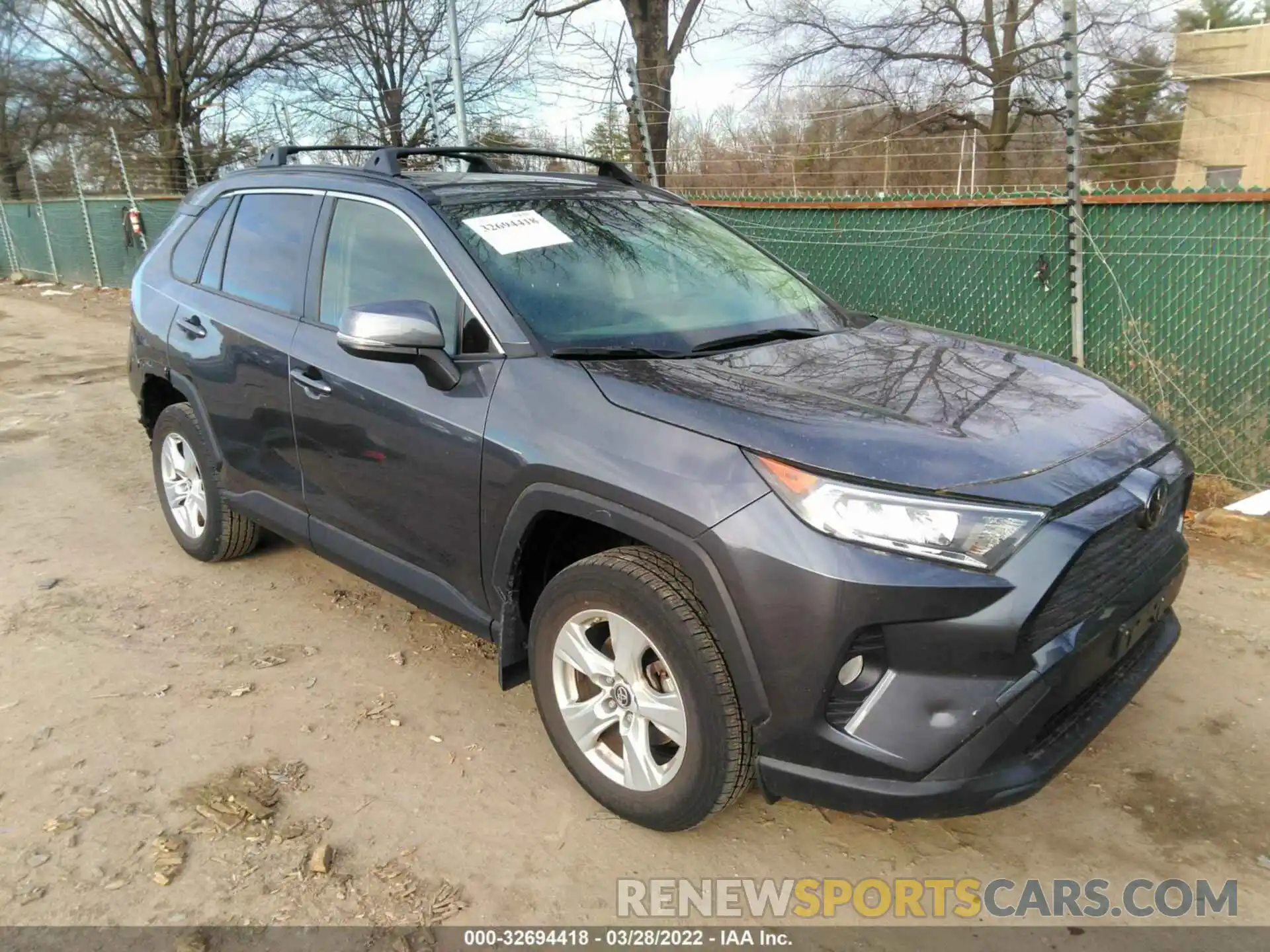 1 Photograph of a damaged car JTMP1RFV1KD009031 TOYOTA RAV4 2019