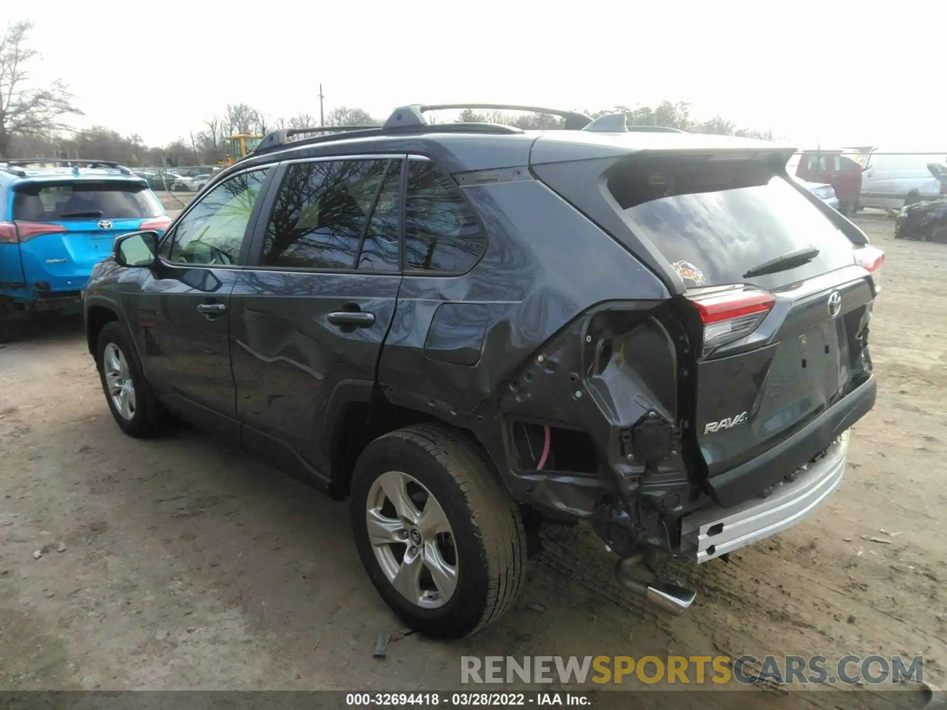 3 Photograph of a damaged car JTMP1RFV1KD009031 TOYOTA RAV4 2019