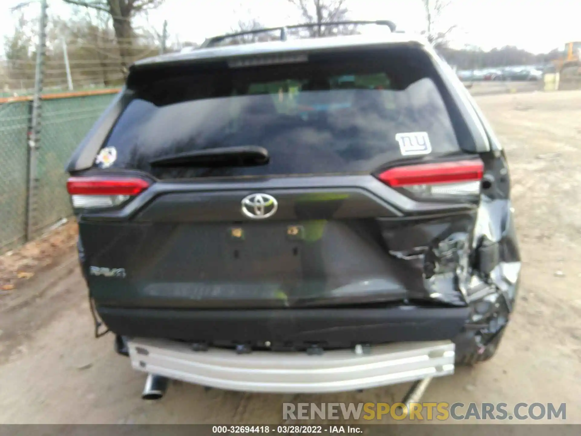 6 Photograph of a damaged car JTMP1RFV1KD009031 TOYOTA RAV4 2019