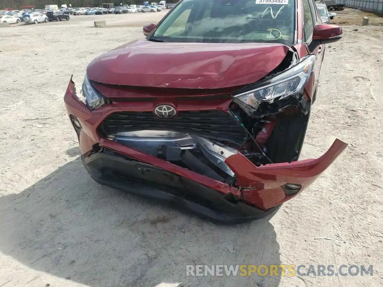 9 Photograph of a damaged car JTMP1RFV1KD010549 TOYOTA RAV4 2019