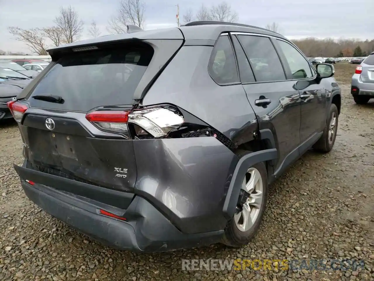 4 Photograph of a damaged car JTMP1RFV1KD016805 TOYOTA RAV4 2019