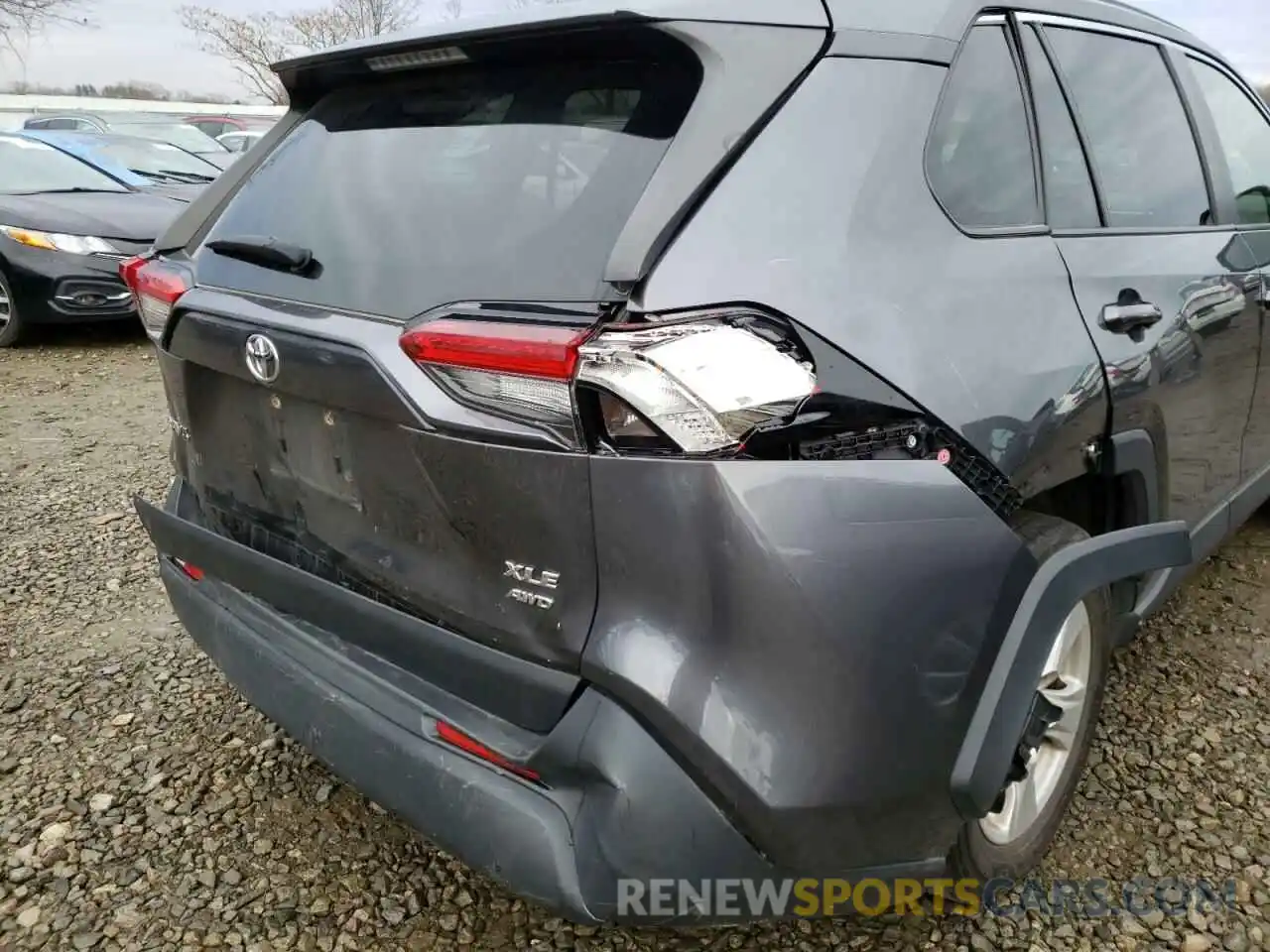 9 Photograph of a damaged car JTMP1RFV1KD016805 TOYOTA RAV4 2019