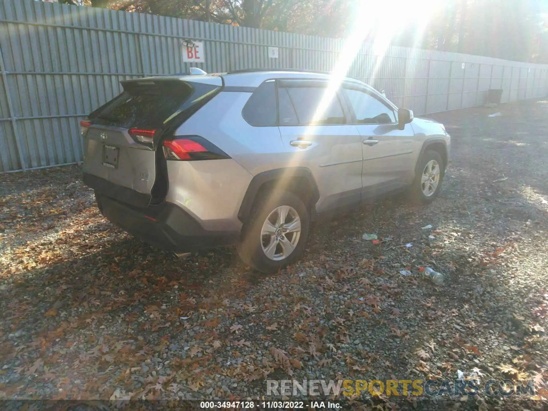 4 Photograph of a damaged car JTMP1RFV1KD023141 TOYOTA RAV4 2019