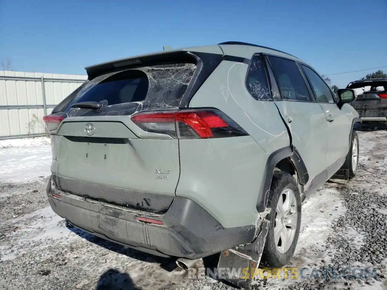 4 Photograph of a damaged car JTMP1RFV1KD027481 TOYOTA RAV4 2019