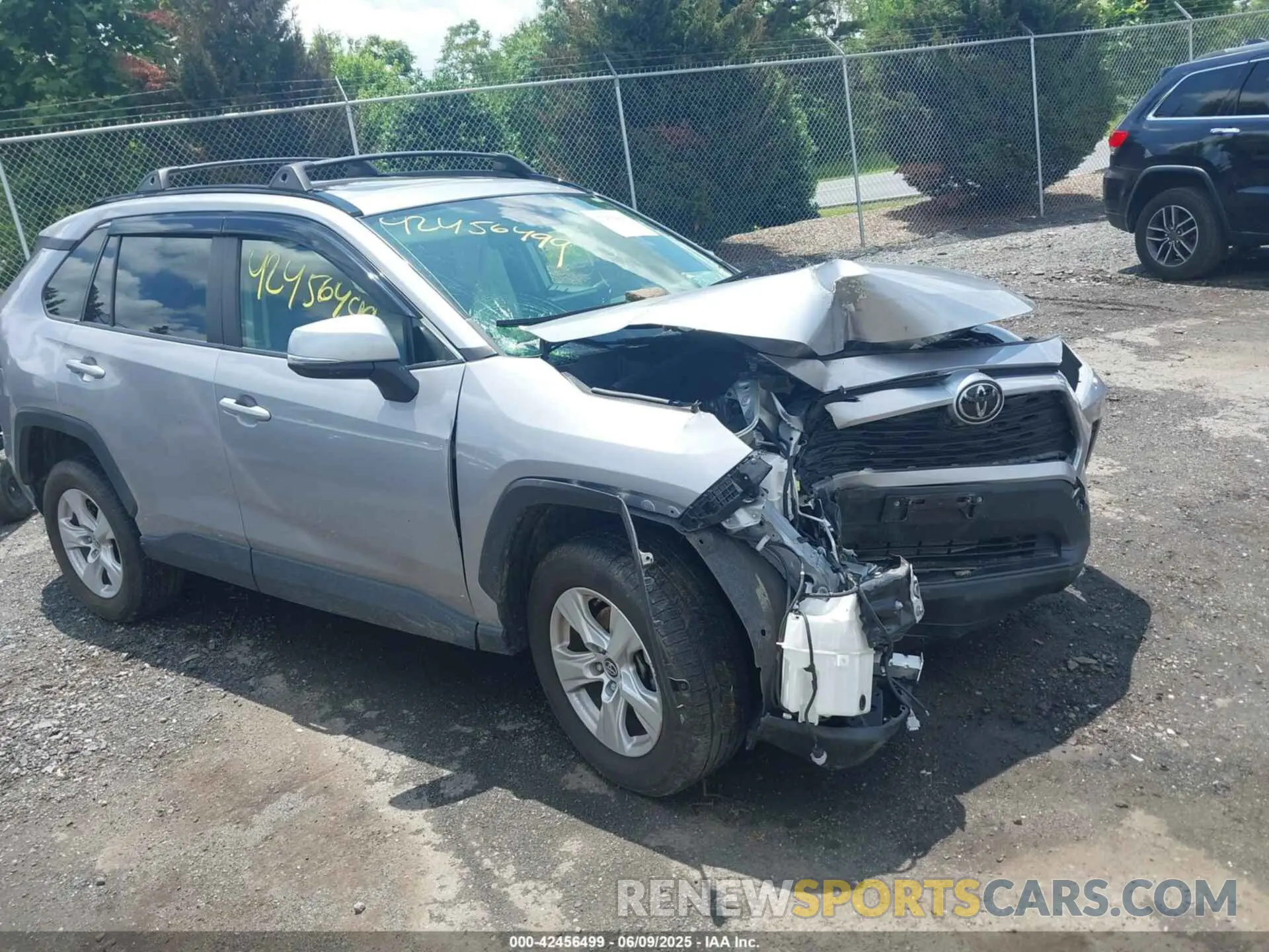 1 Photograph of a damaged car JTMP1RFV1KD030509 TOYOTA RAV4 2019