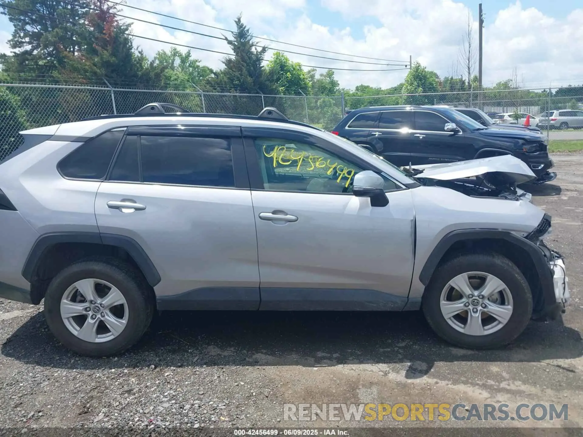 12 Photograph of a damaged car JTMP1RFV1KD030509 TOYOTA RAV4 2019