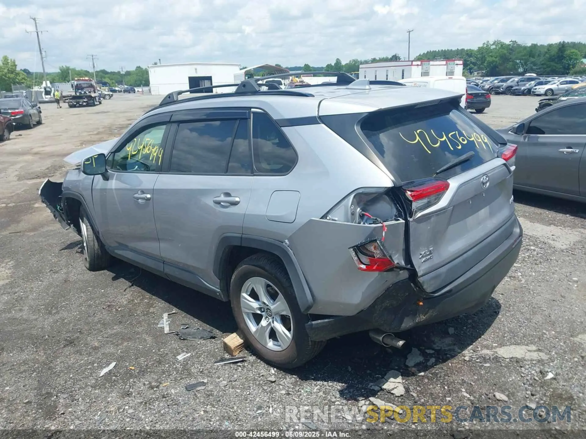3 Photograph of a damaged car JTMP1RFV1KD030509 TOYOTA RAV4 2019