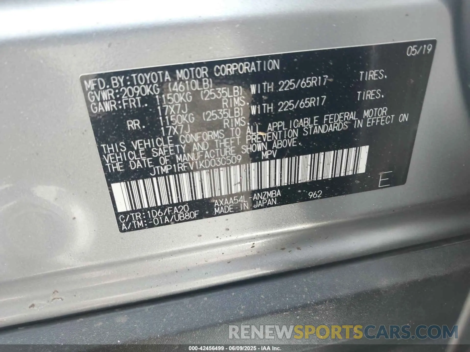 9 Photograph of a damaged car JTMP1RFV1KD030509 TOYOTA RAV4 2019