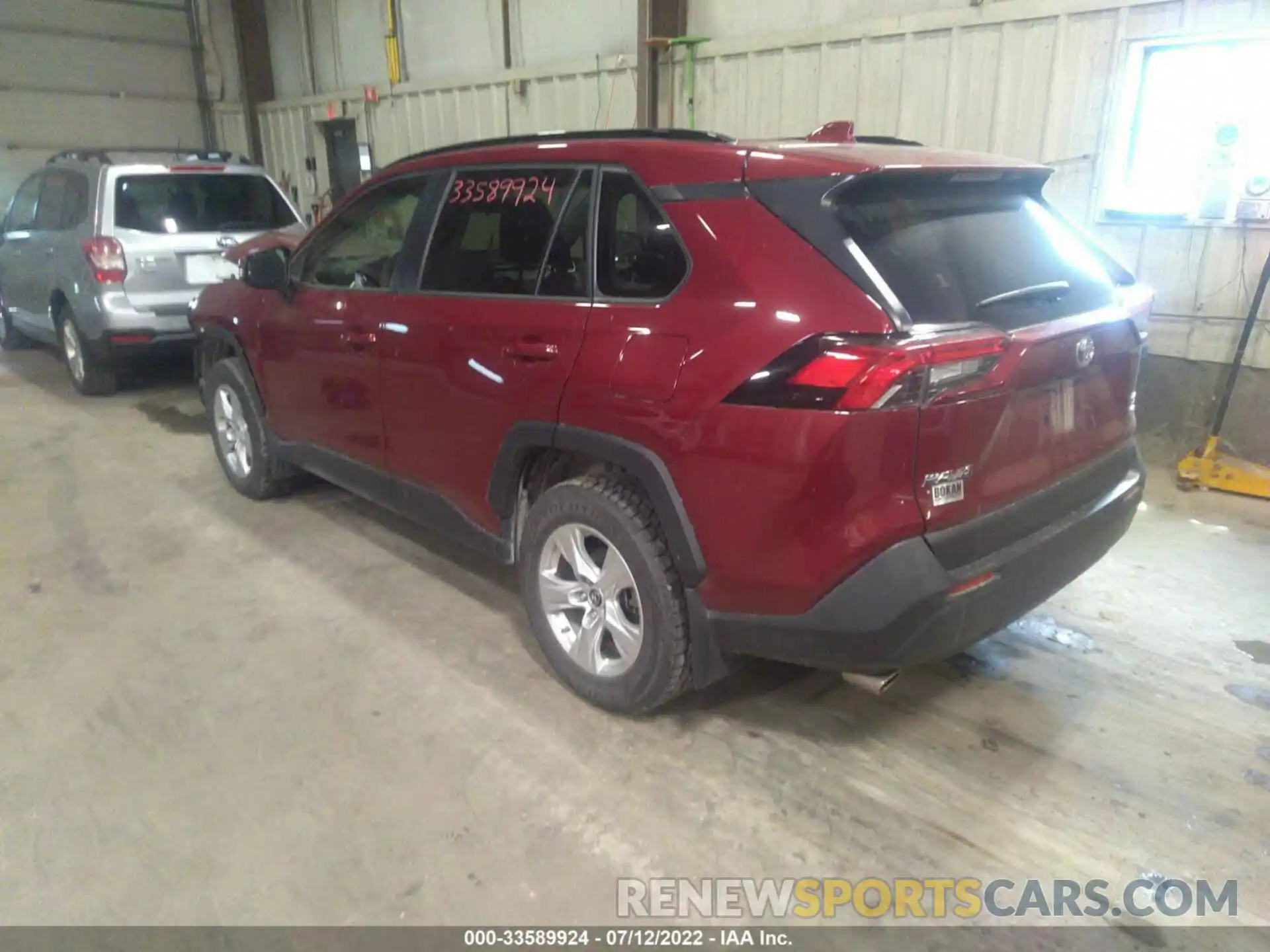 3 Photograph of a damaged car JTMP1RFV1KD031028 TOYOTA RAV4 2019