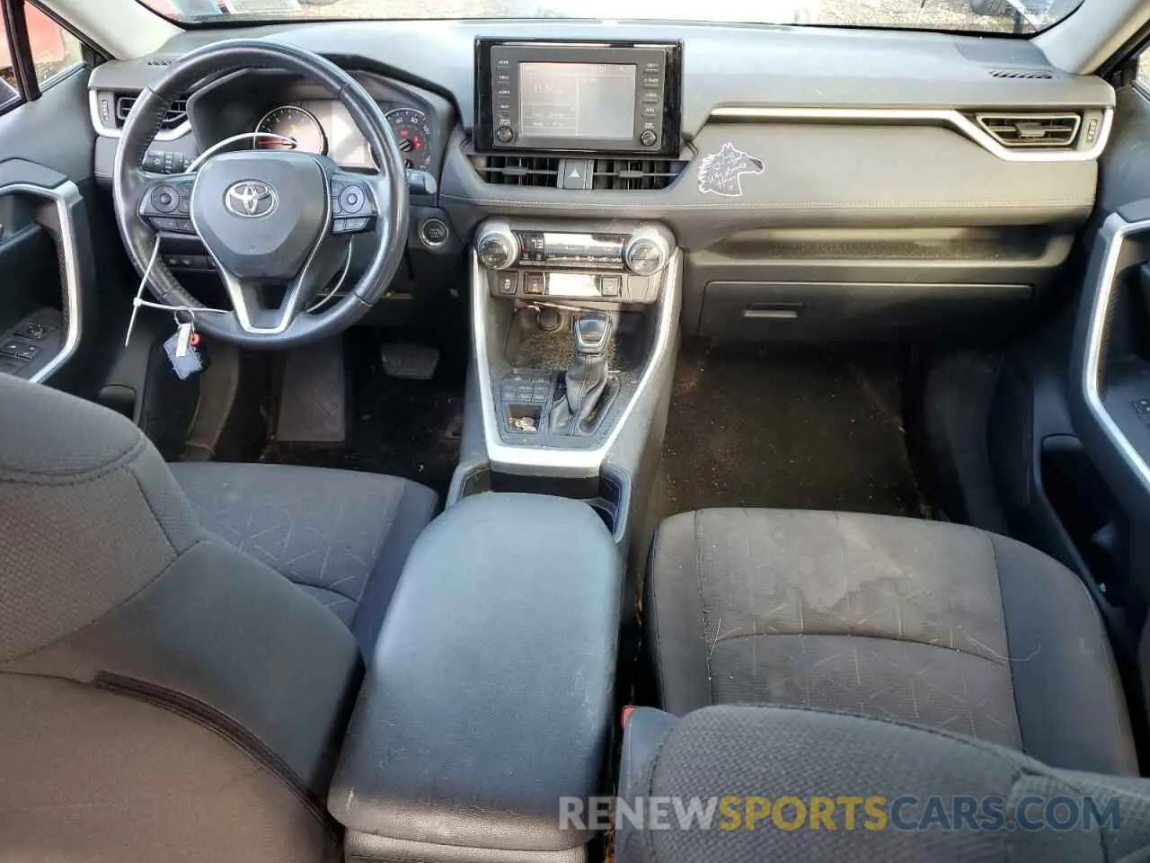 8 Photograph of a damaged car JTMP1RFV1KD034138 TOYOTA RAV4 2019