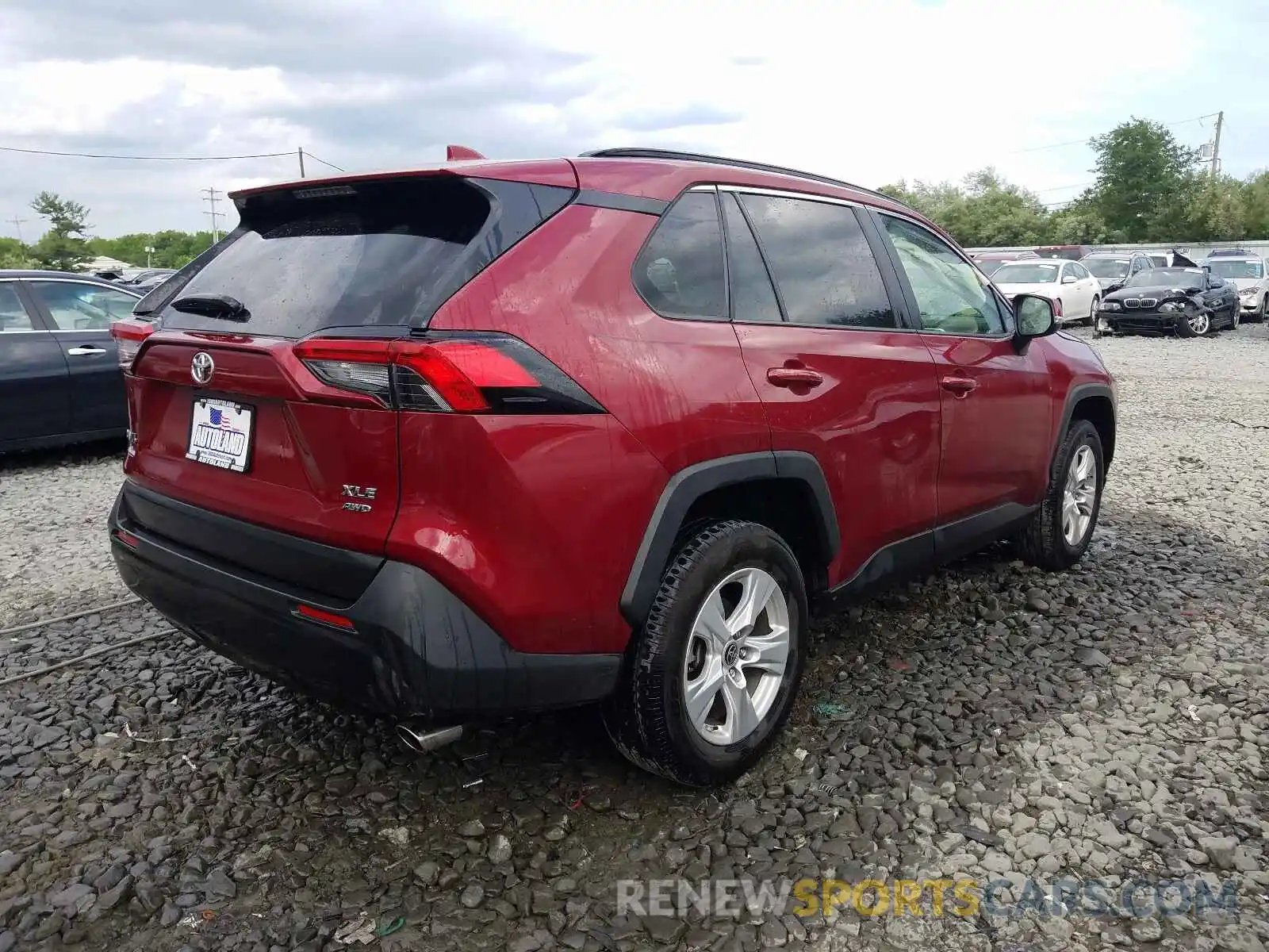 4 Photograph of a damaged car JTMP1RFV1KD039601 TOYOTA RAV4 2019