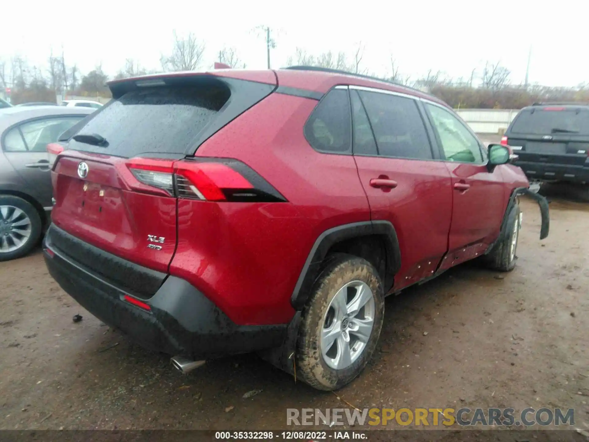 4 Photograph of a damaged car JTMP1RFV1KD039971 TOYOTA RAV4 2019