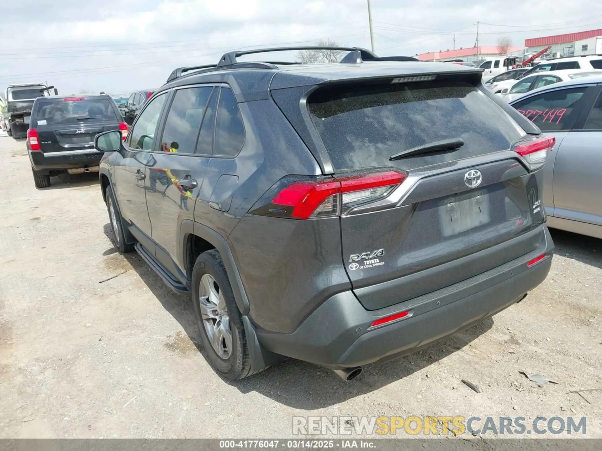 3 Photograph of a damaged car JTMP1RFV1KD501607 TOYOTA RAV4 2019