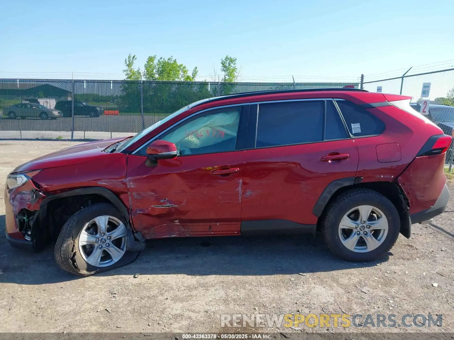 6 Photograph of a damaged car JTMP1RFV1KD521730 TOYOTA RAV4 2019