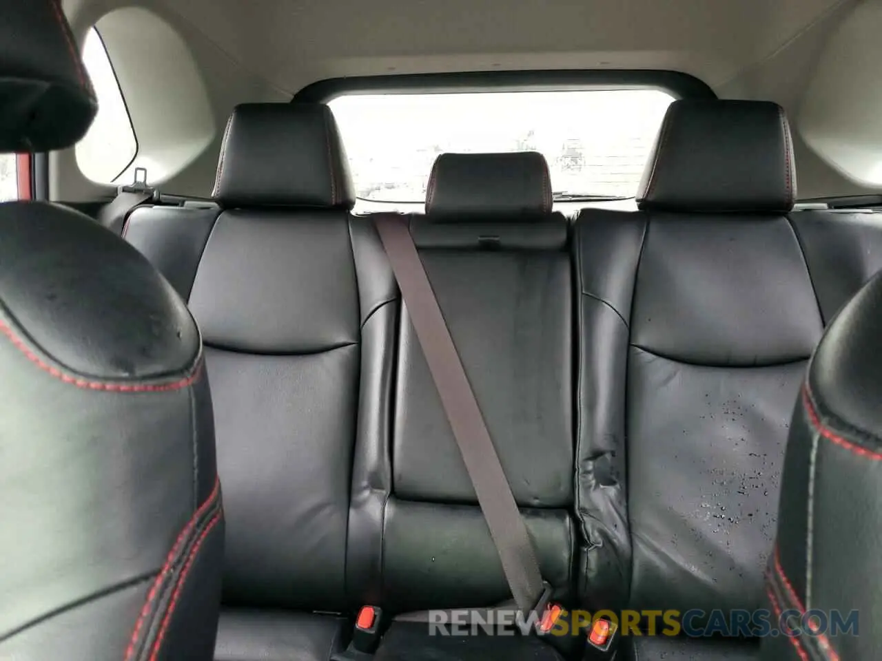 10 Photograph of a damaged car JTMP1RFV1KD522182 TOYOTA RAV4 2019