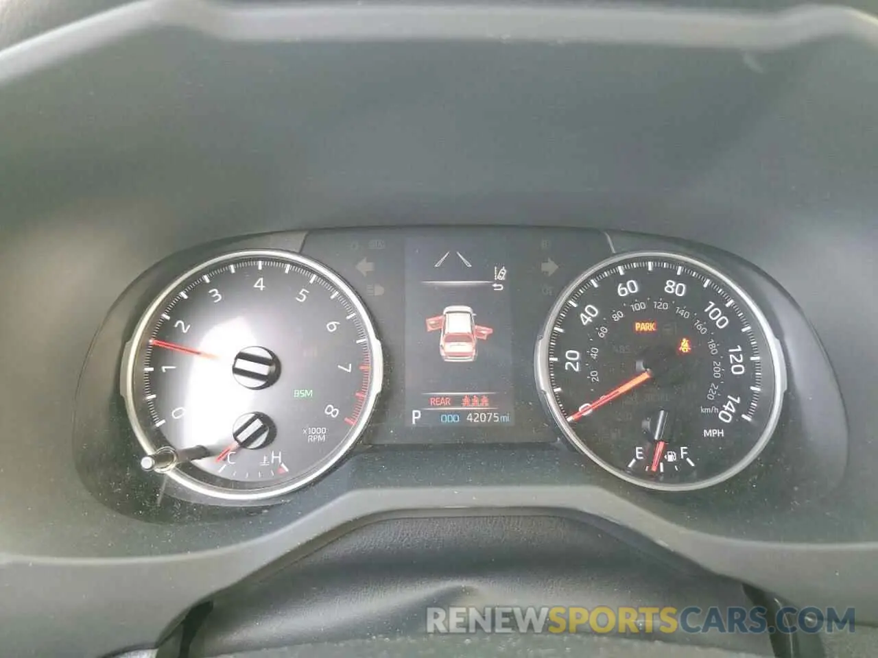 9 Photograph of a damaged car JTMP1RFV1KJ009371 TOYOTA RAV4 2019